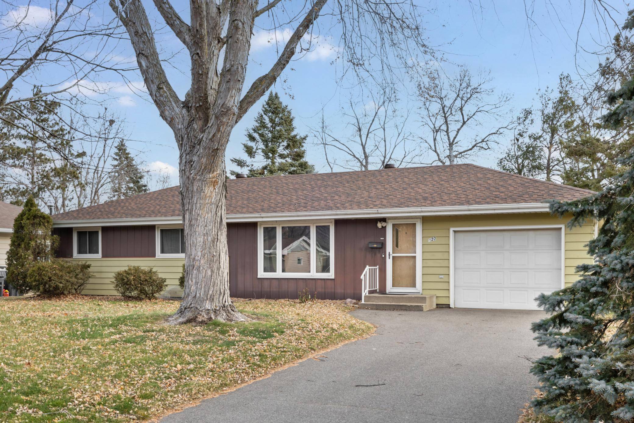 Sauk Rapids, MN 56379,120 9th AVE S