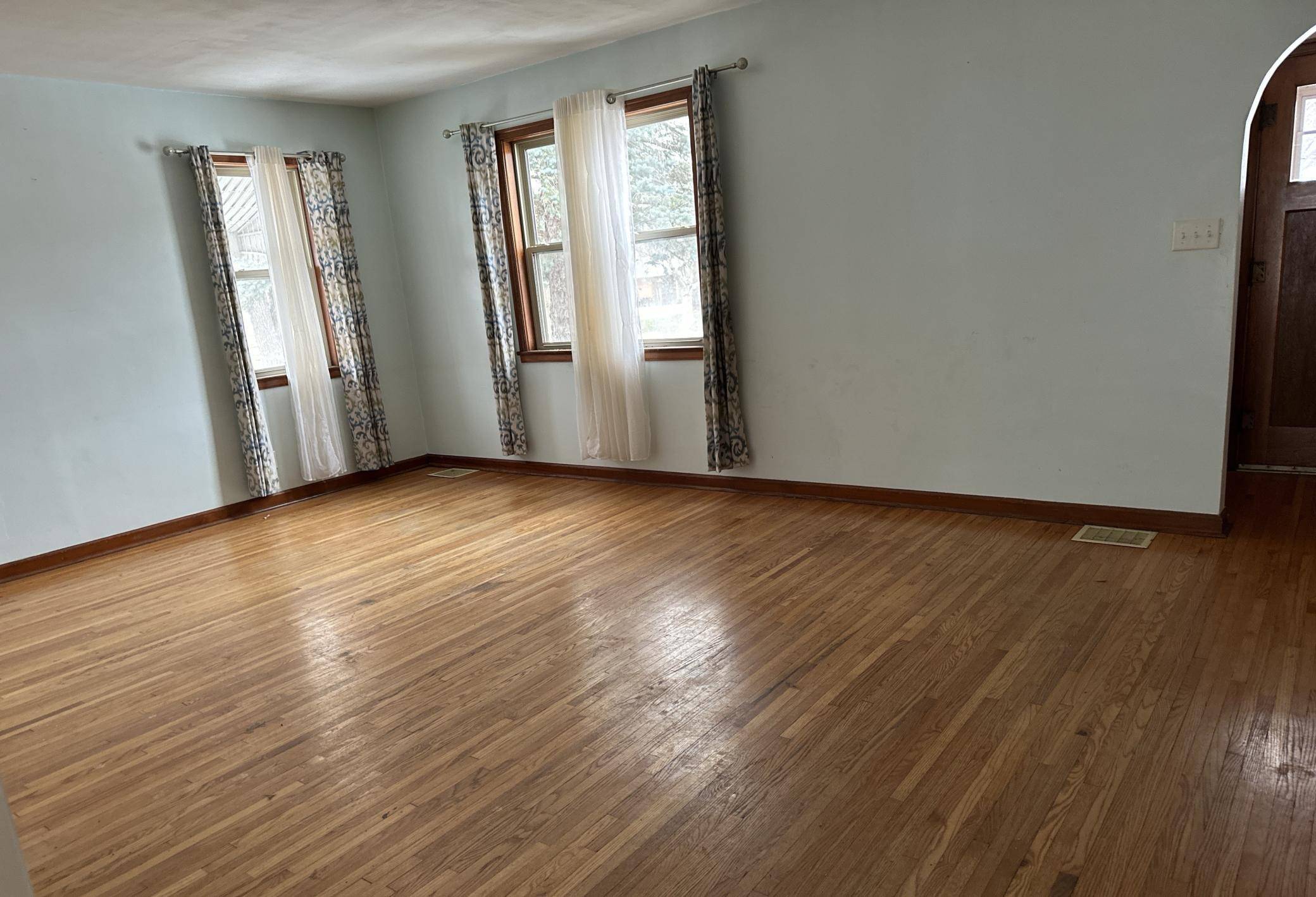 Good Thunder, MN 56037,711 Sherman ST