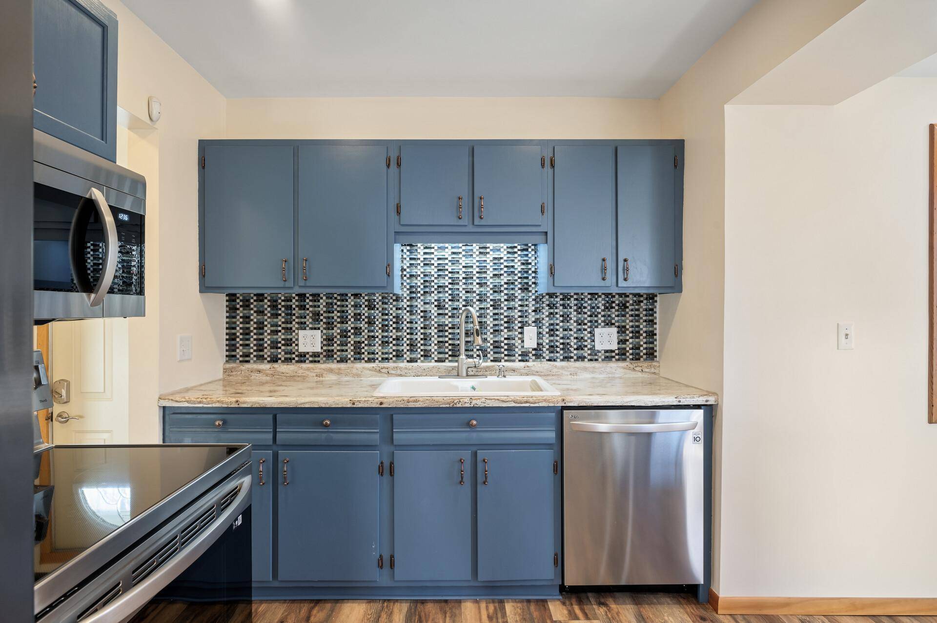 Minneapolis, MN 55418,2523 Madison ST NE