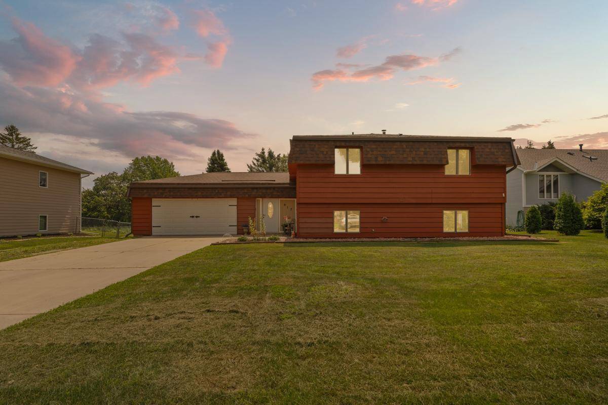 Northfield, MN 55057,912 Summerfield DR