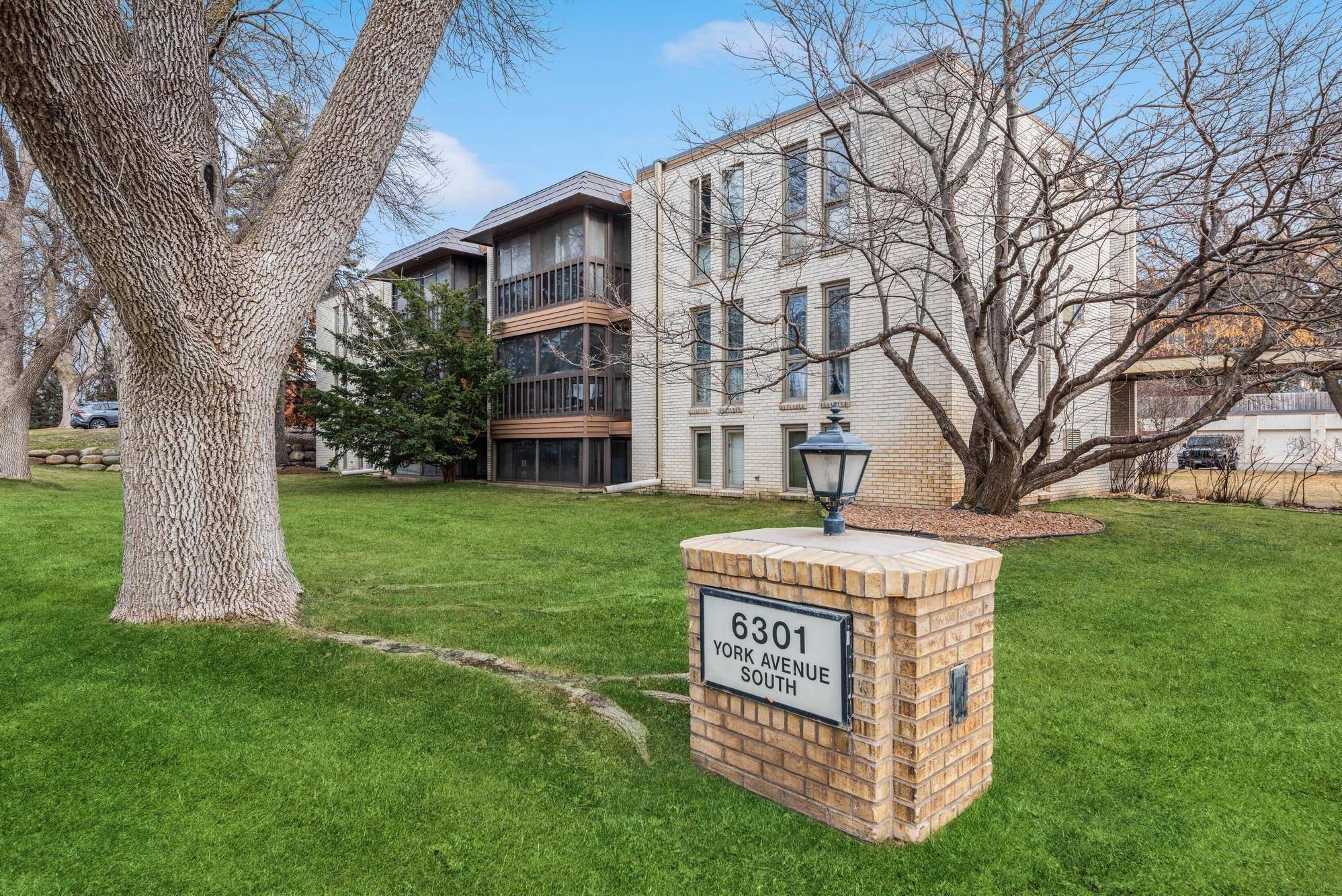 Edina, MN 55435,6301 York AVE S #203