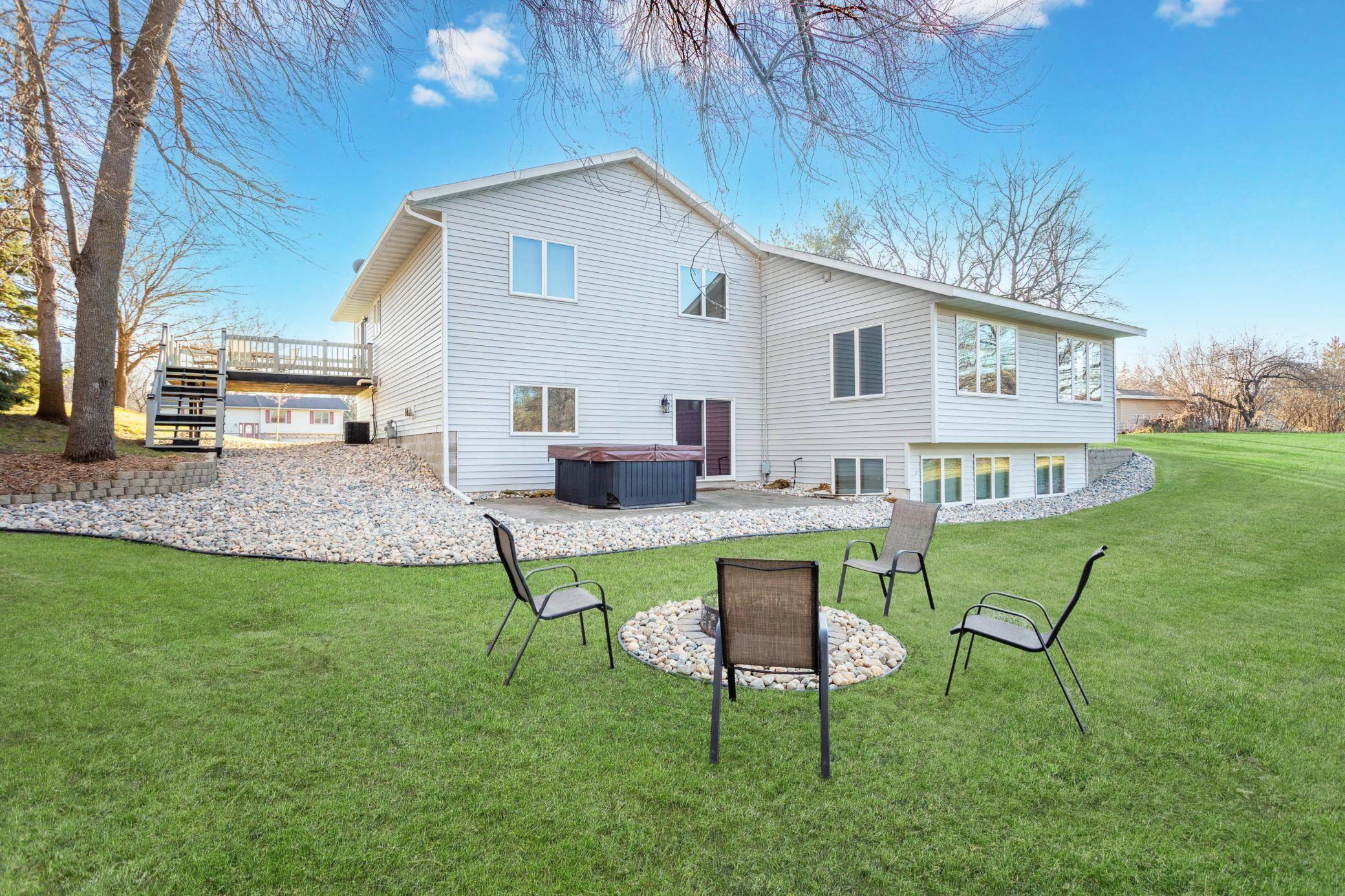 Alexandria, MN 56308,2913 Crestwood DR NE