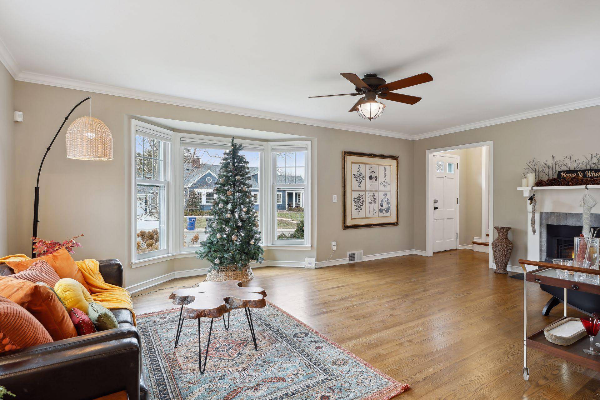 Saint Paul, MN 55116,660 Sue PL
