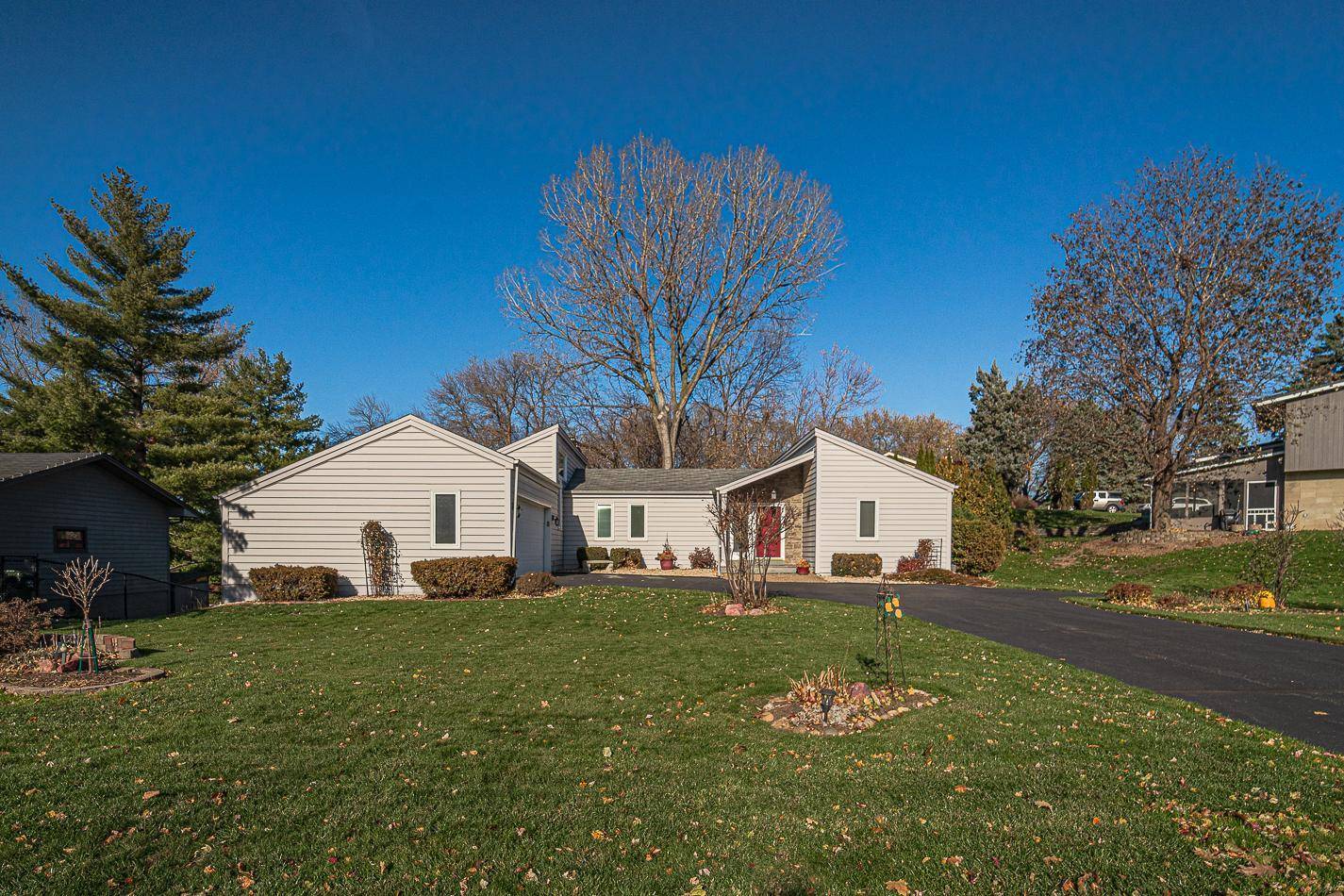 Eagan, MN 55121,1529 Red Cedar RD