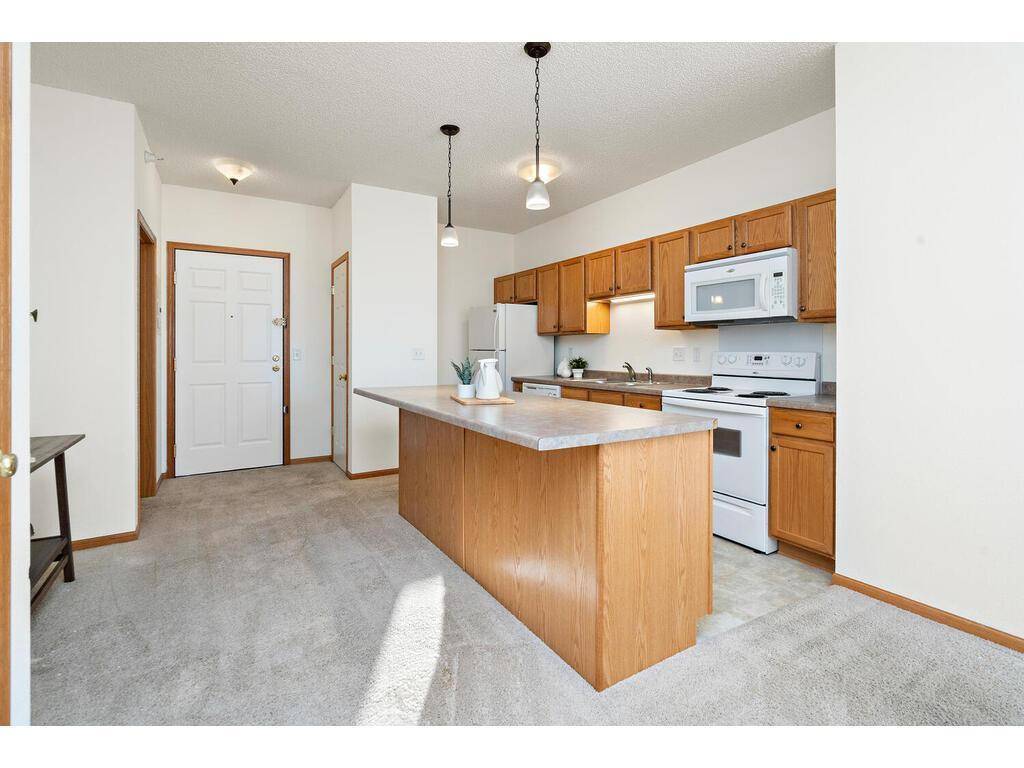Saint Paul, MN 55106,1776 Maryland AVE E #106
