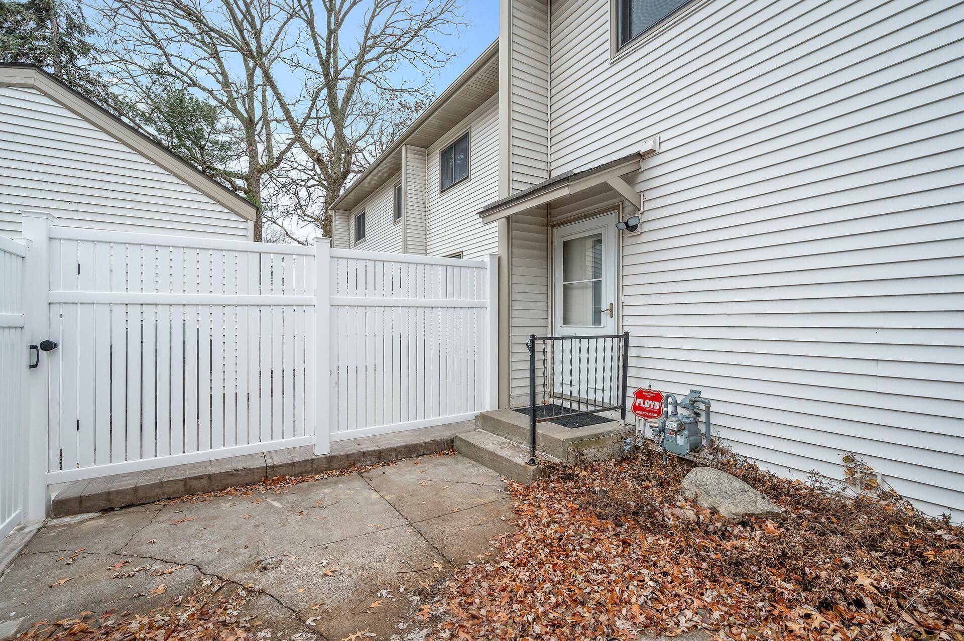 Fridley, MN 55432,5534 W Bavarian PASS