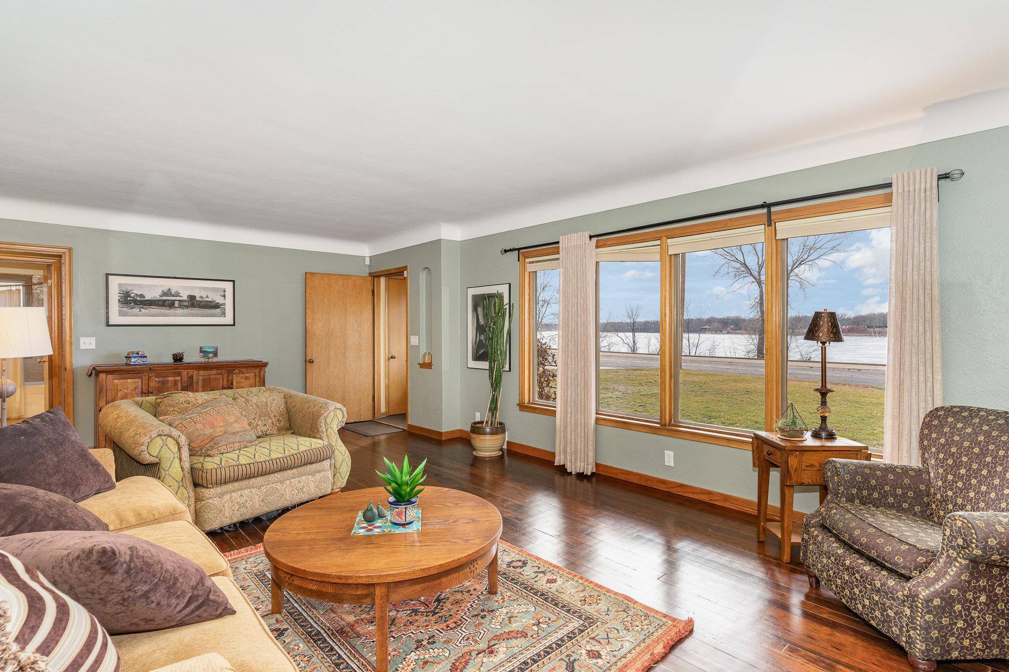 Maplewood, MN 55109,1756 E Shore DR