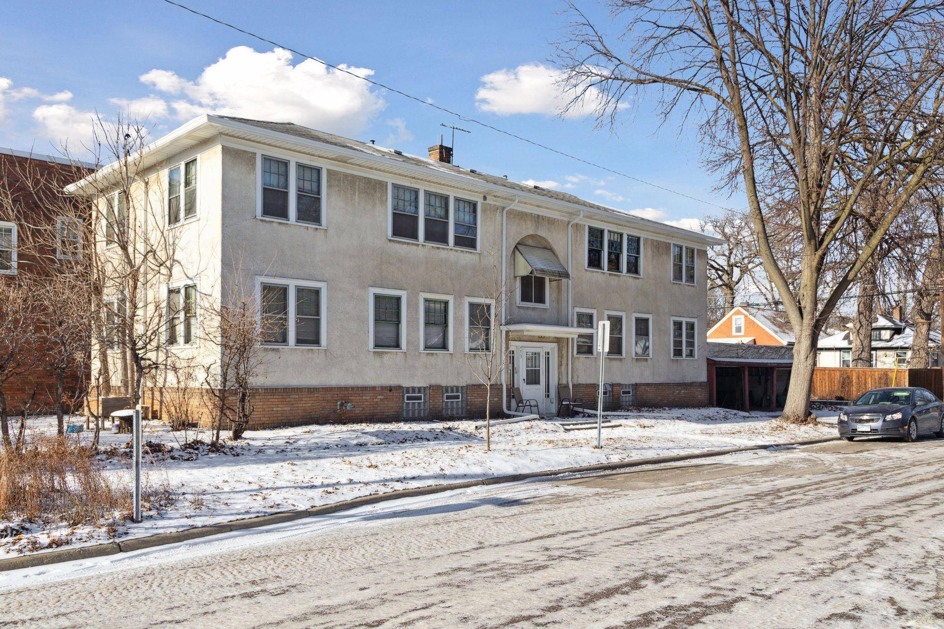 Saint Paul, MN 55105,473 Howell ST S