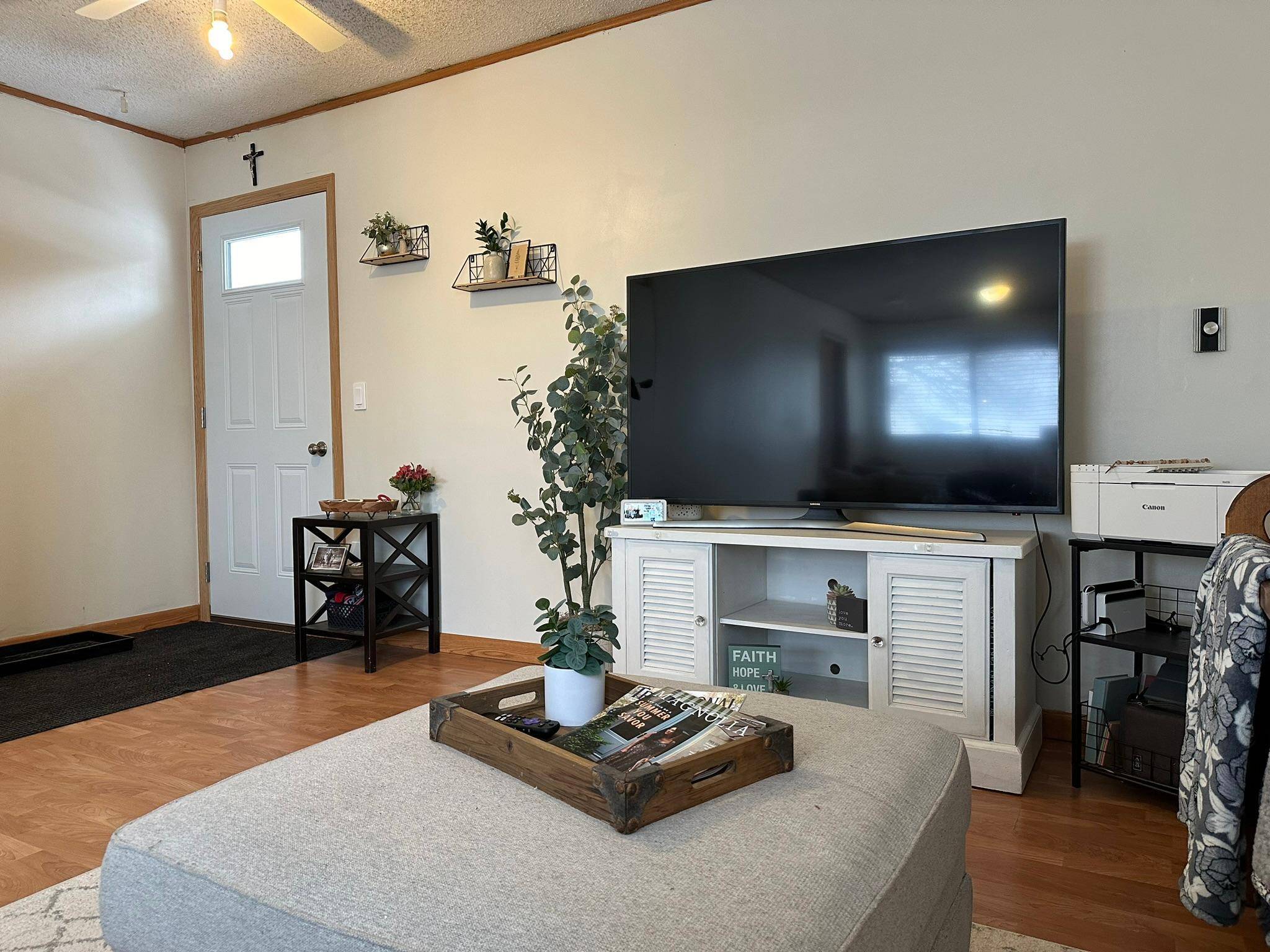 Cannon Falls, MN 55009,116 Middle ST W