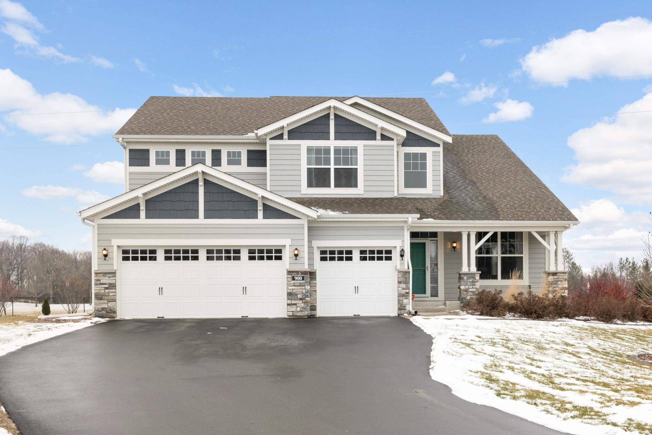 Chaska, MN 55318,900 Cascade DR