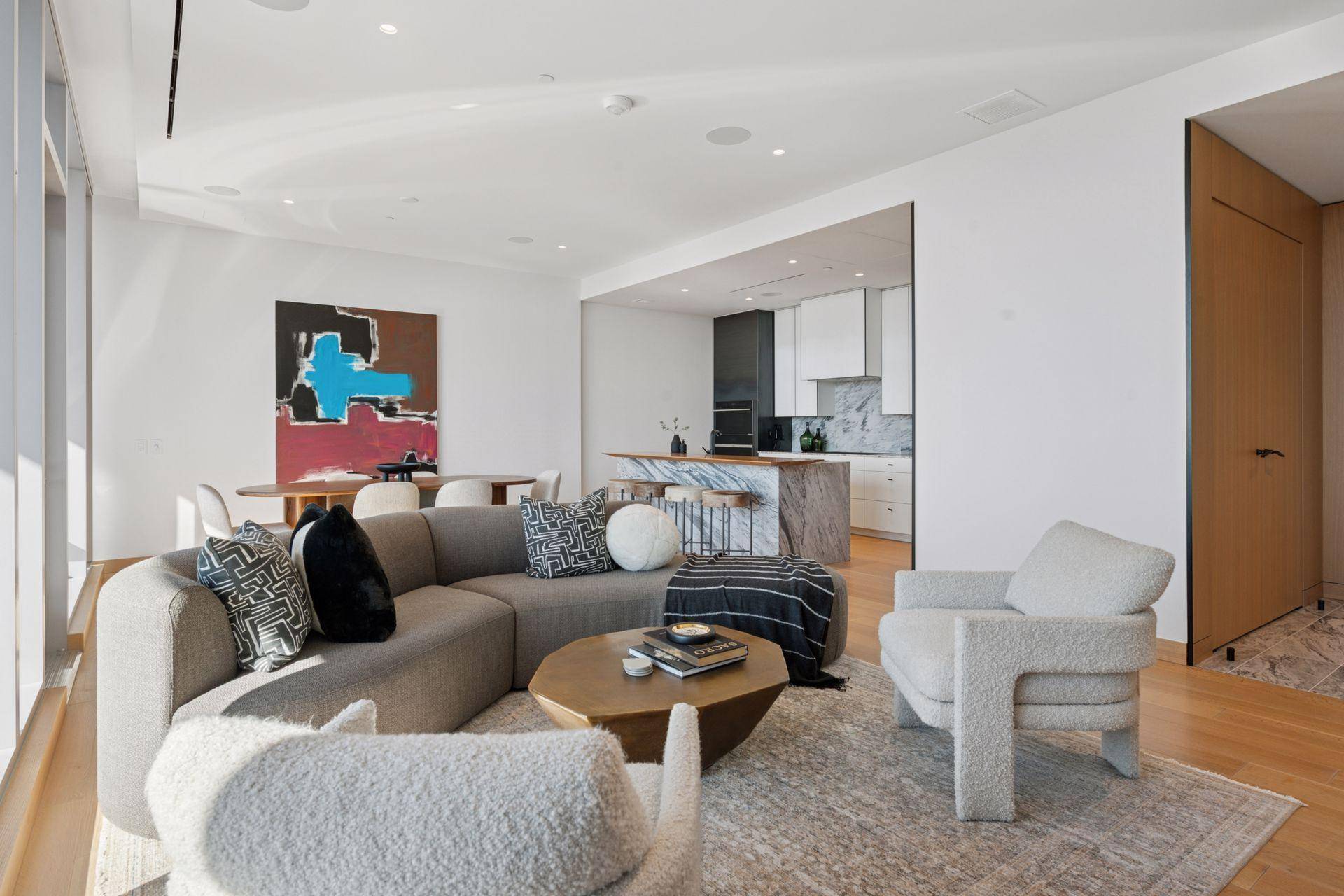 Minneapolis, MN 55401,255 Hennepin Avenue #3201