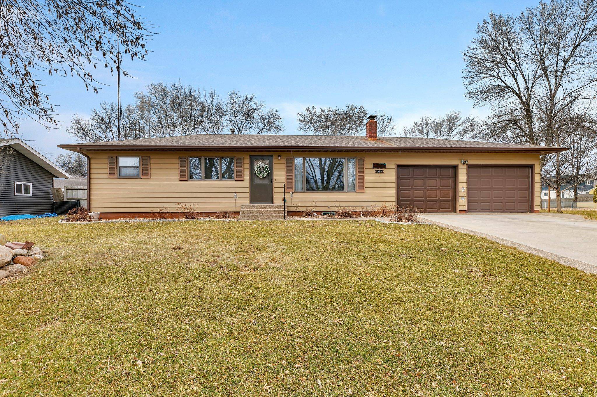 Cold Spring, MN 56320,313 9th AVE S