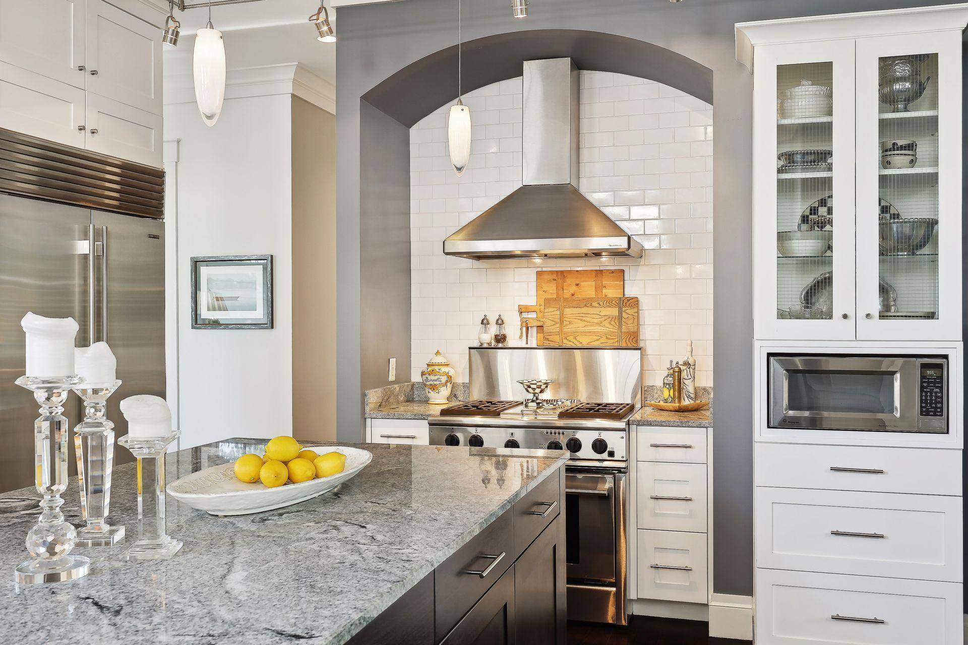 Minneapolis, MN 55405,1550 Kenwood Pkwy