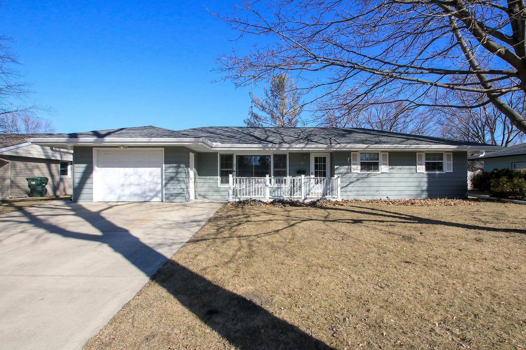 Hutchinson, MN 55350,115 11th AVE NE