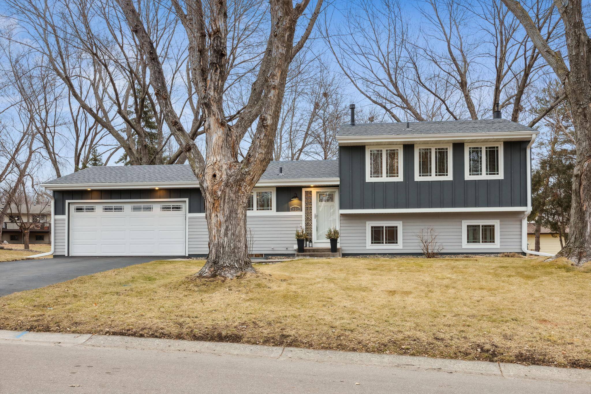 Eden Prairie, MN 55344,10842 Hyland TER