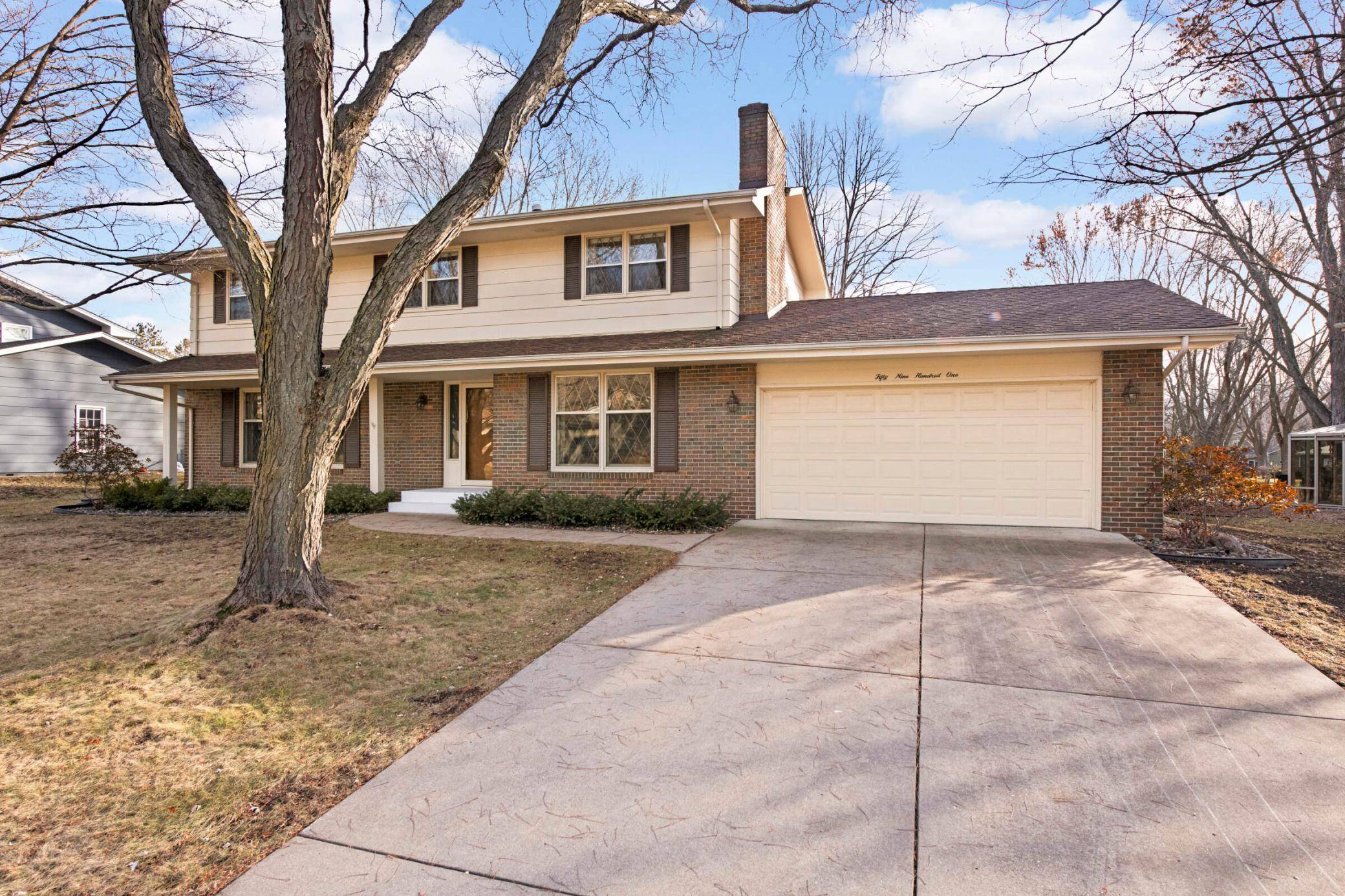 Edina, MN 55436,5901 Sun RD