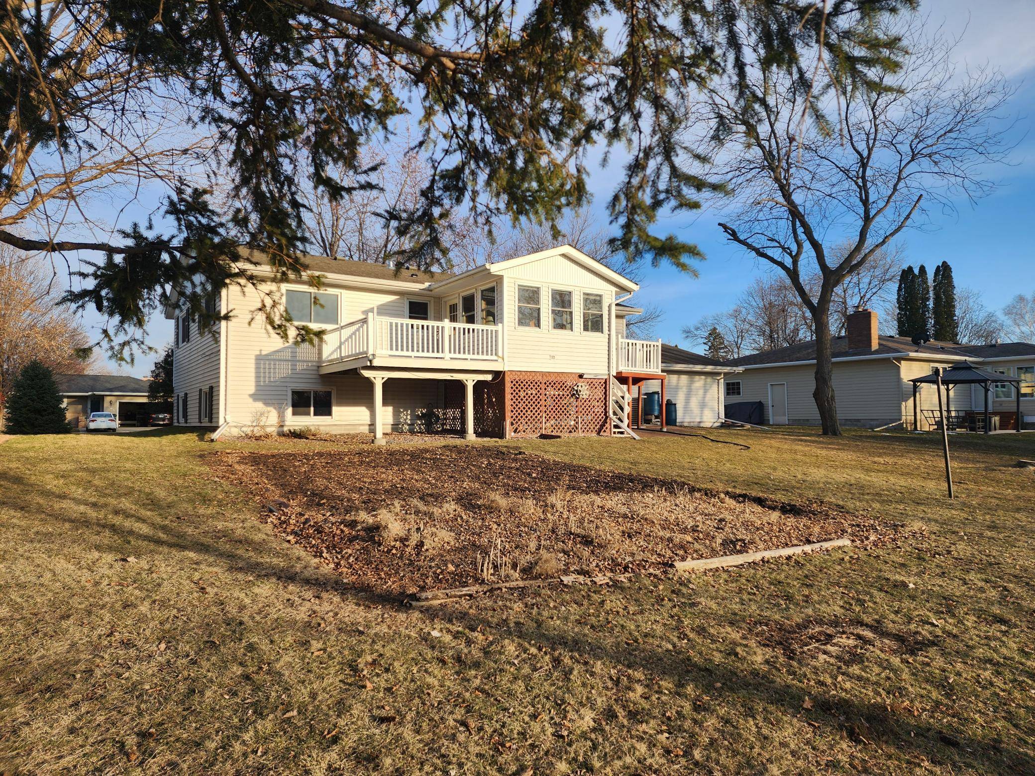 Hutchinson, MN 55350,402 Alan ST SW