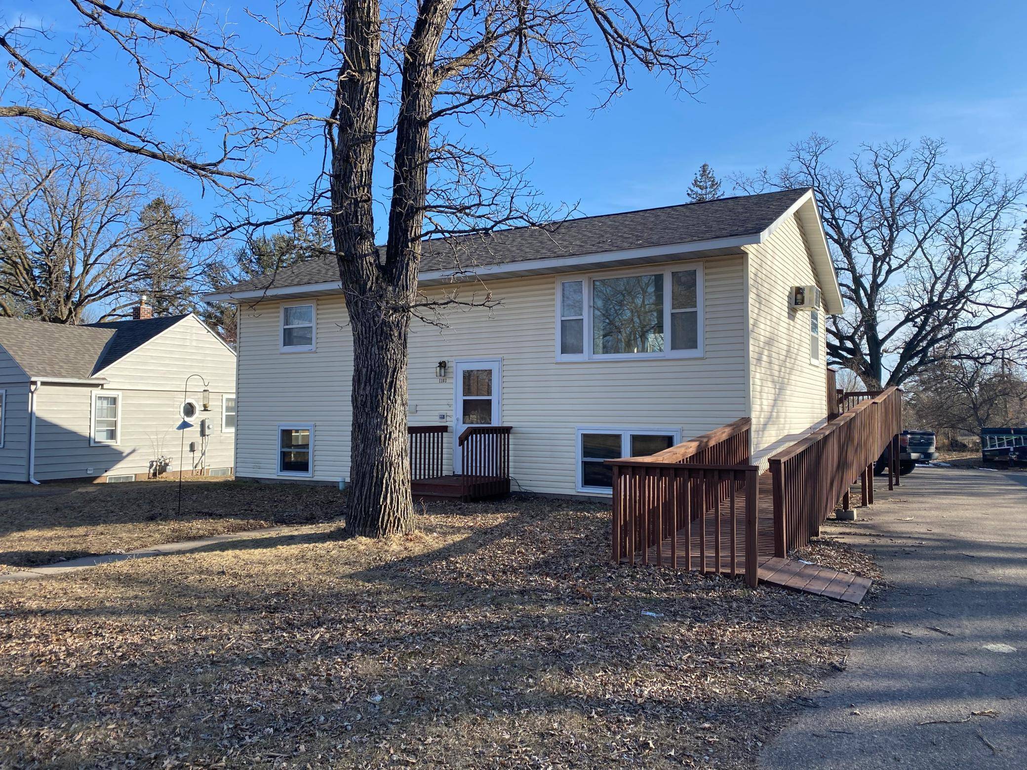 Princeton, MN 55371,1103 1st ST