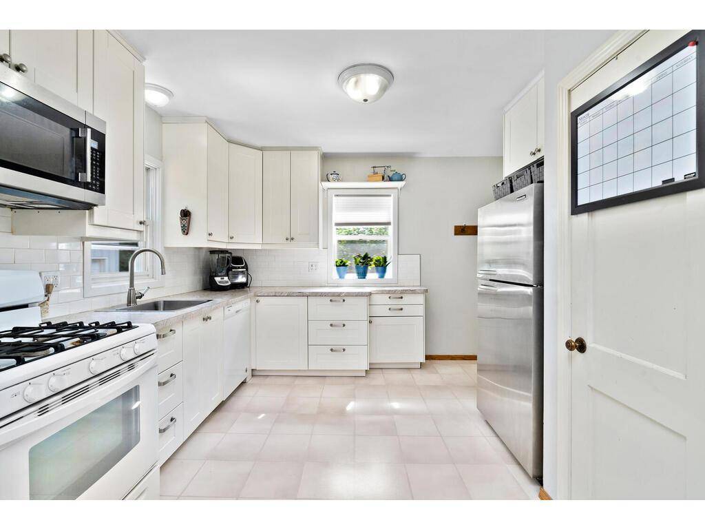 Maple Plain, MN 55359,4904 Main ST E