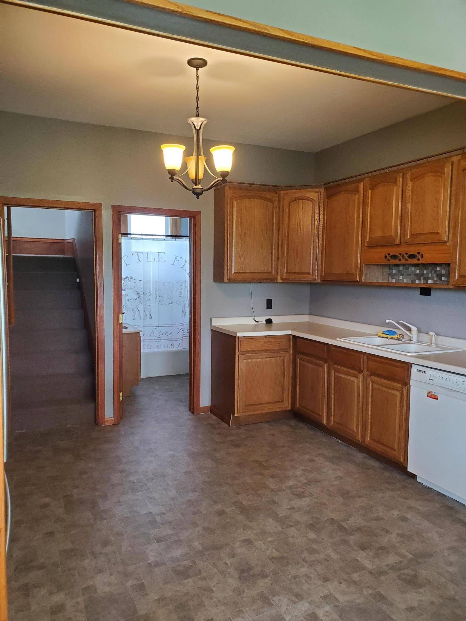 Dawson, MN 56232,674 2nd ST
