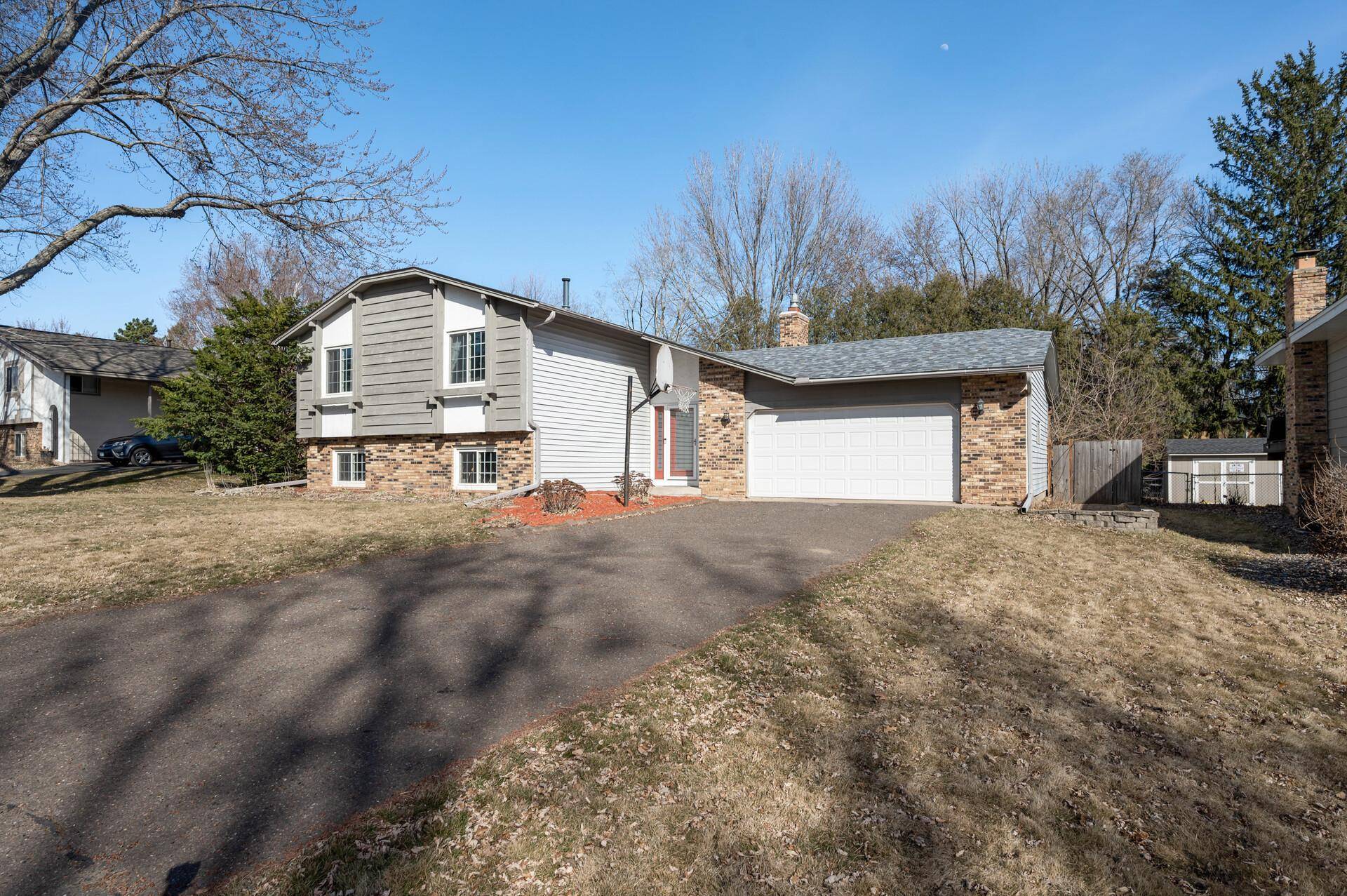 Shoreview, MN 55126,4824 Debra LN