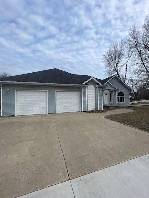 Fairmont, MN 56031,3823 Cedar Creek CT