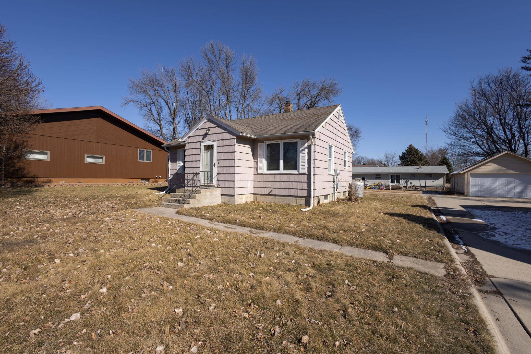 Elbow Lake, MN 56531,19 9th AVE NE