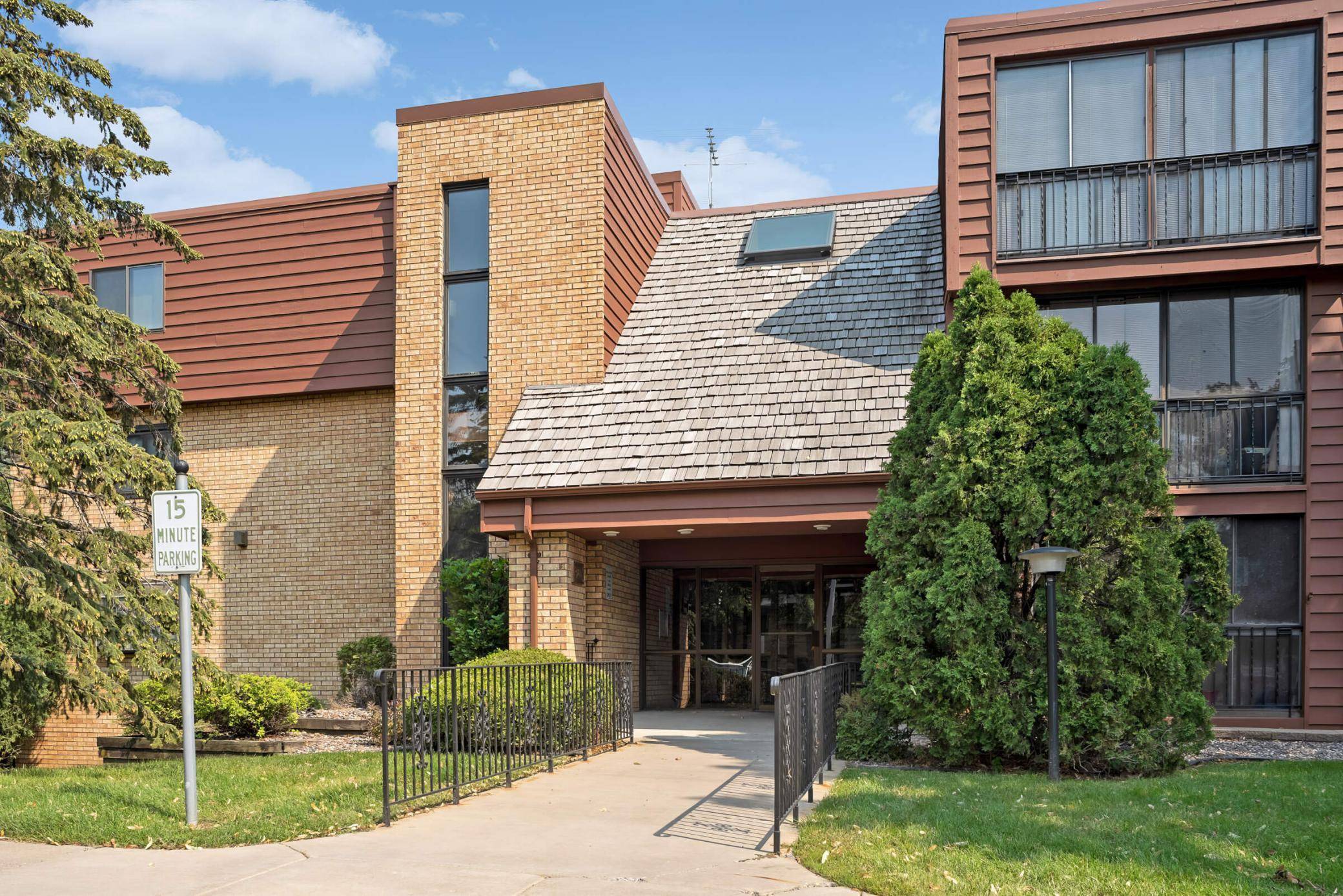 Columbia Heights, MN 55421,1011 41st AVE NE #115