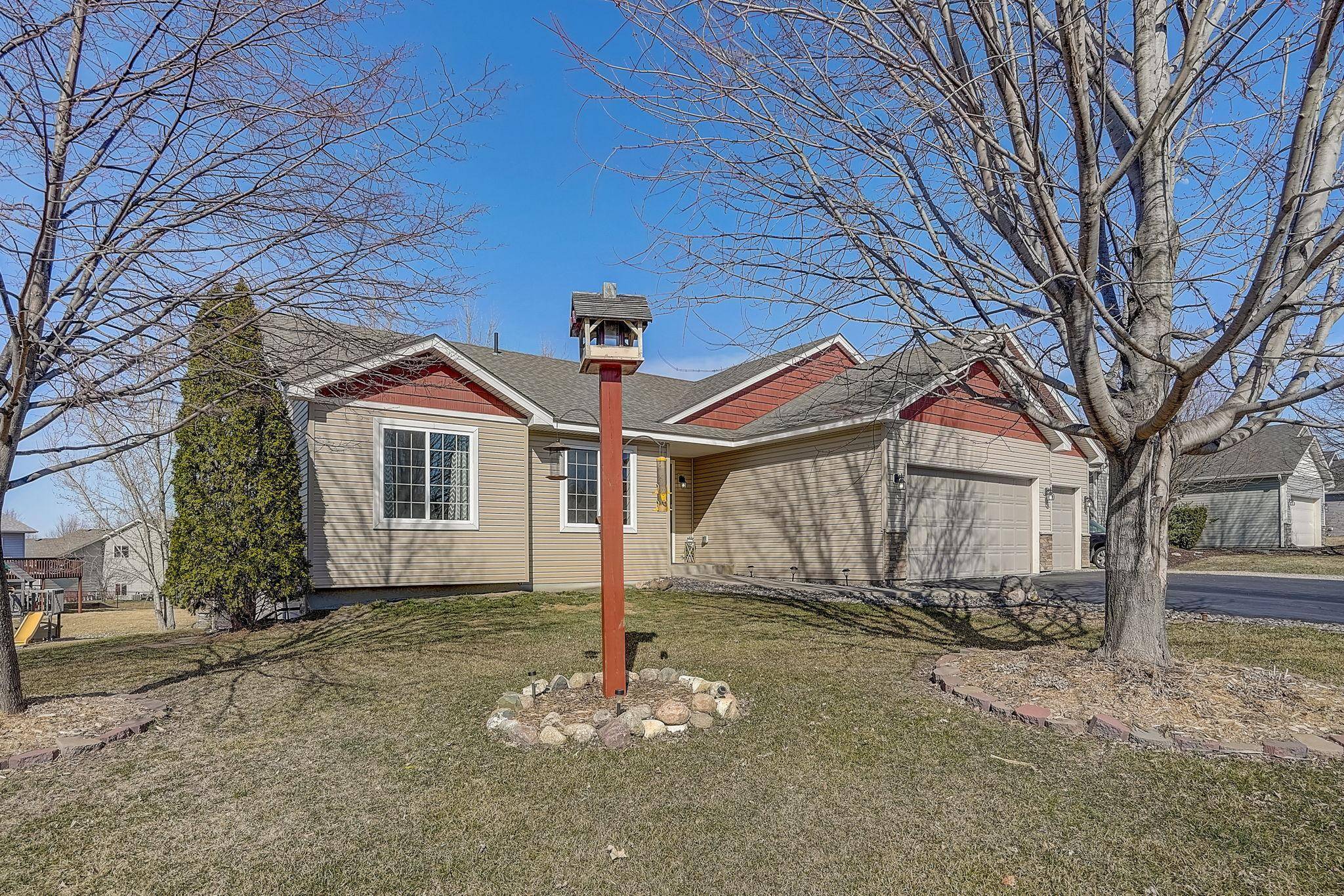 Montrose, MN 55363,827 Emerson AVE N