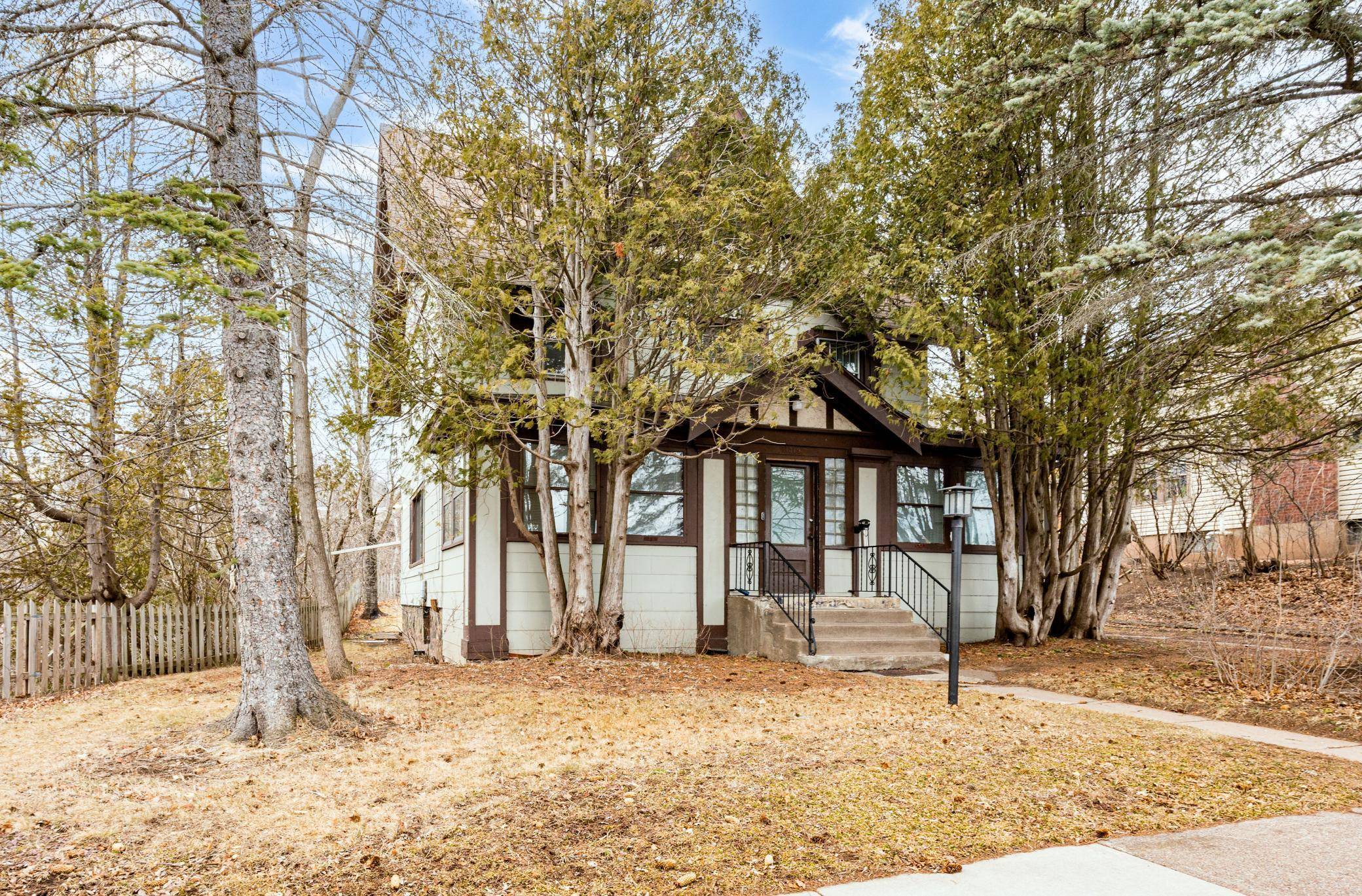 Duluth, MN 55805,1319 E 3rd ST