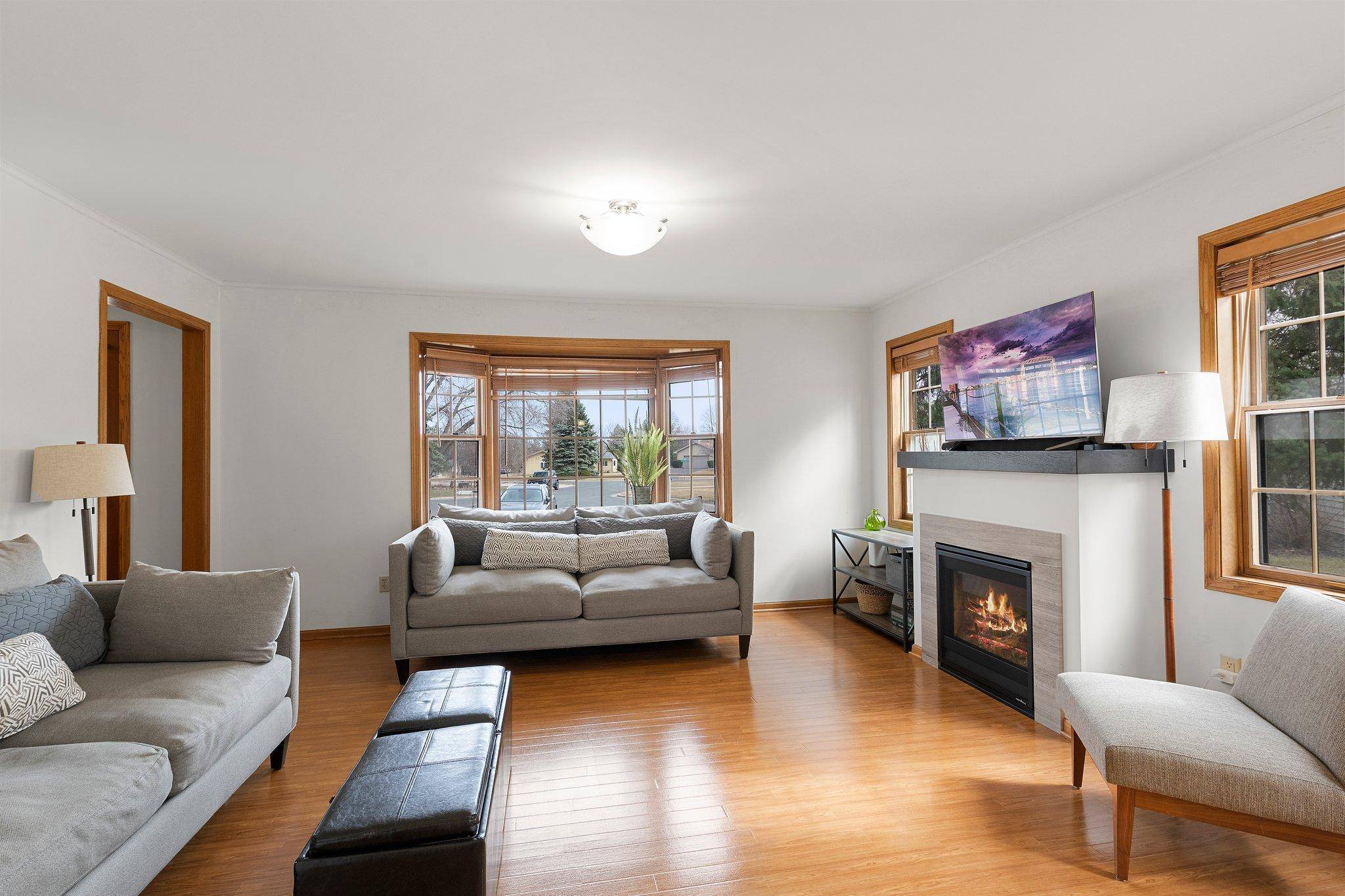 Mendota Heights, MN 55118,918 Crown CT