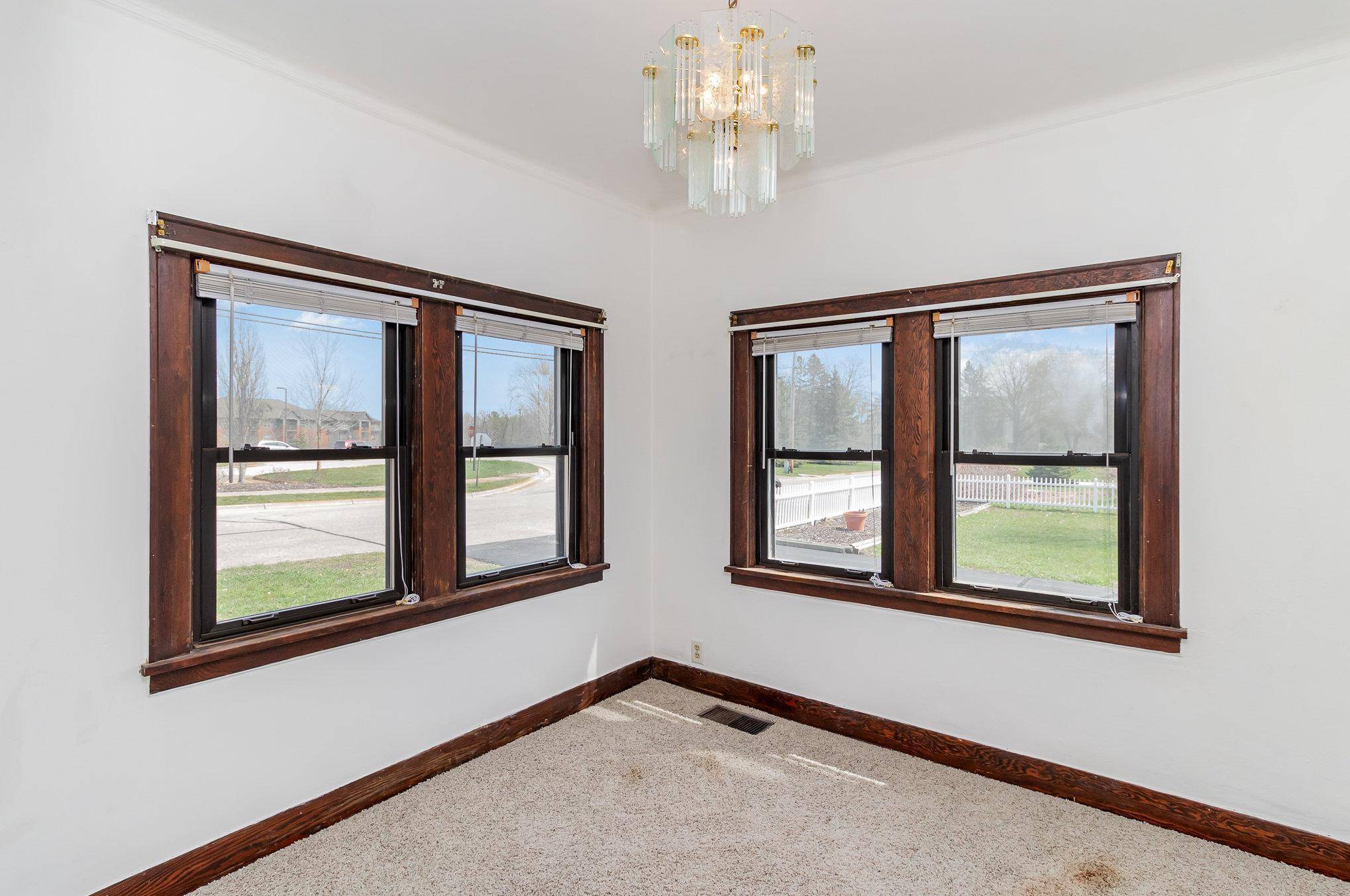 Roseville, MN 55112,1790 County Road D W