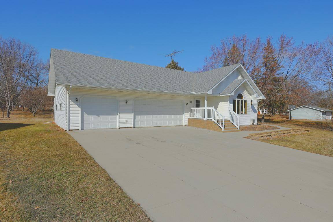 Cokato, MN 55321,720 Eshton CT SE