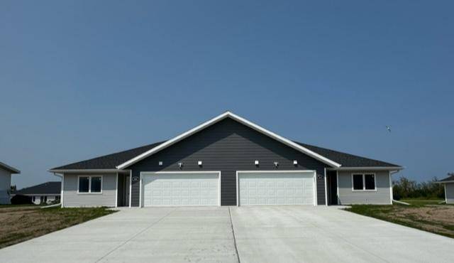 Warroad, MN 56763,607 McKinley ST SE