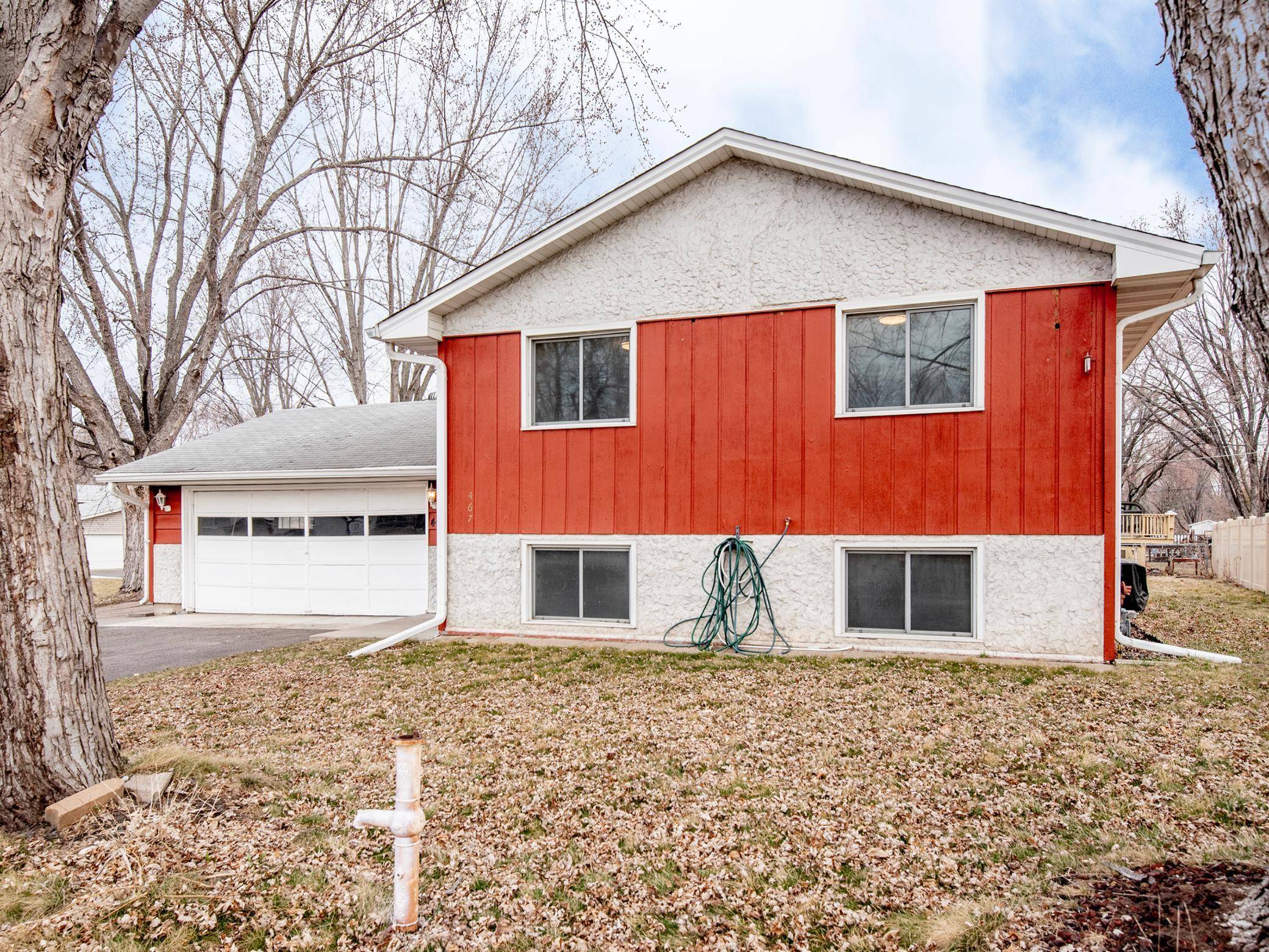 Spring Lake Park, MN 55432,467 83rd AVE NE
