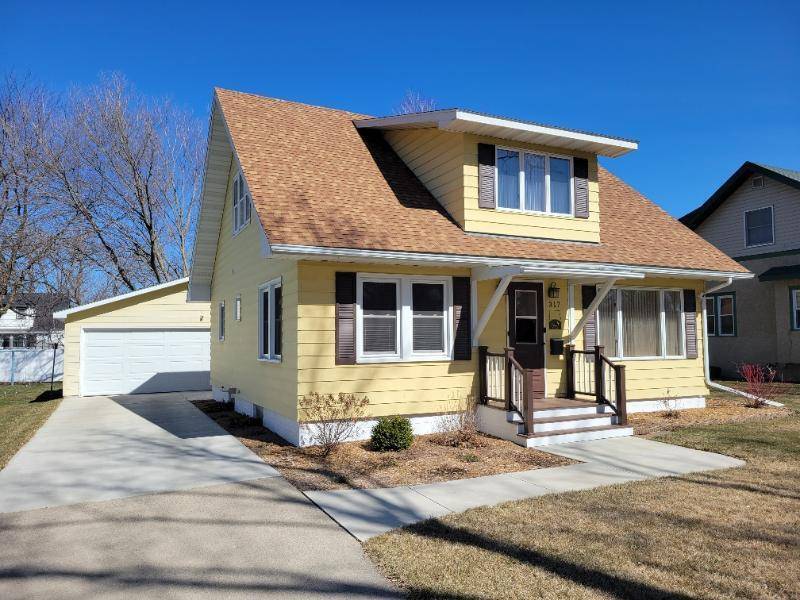 Wells, MN 56097,317 7th ST SW