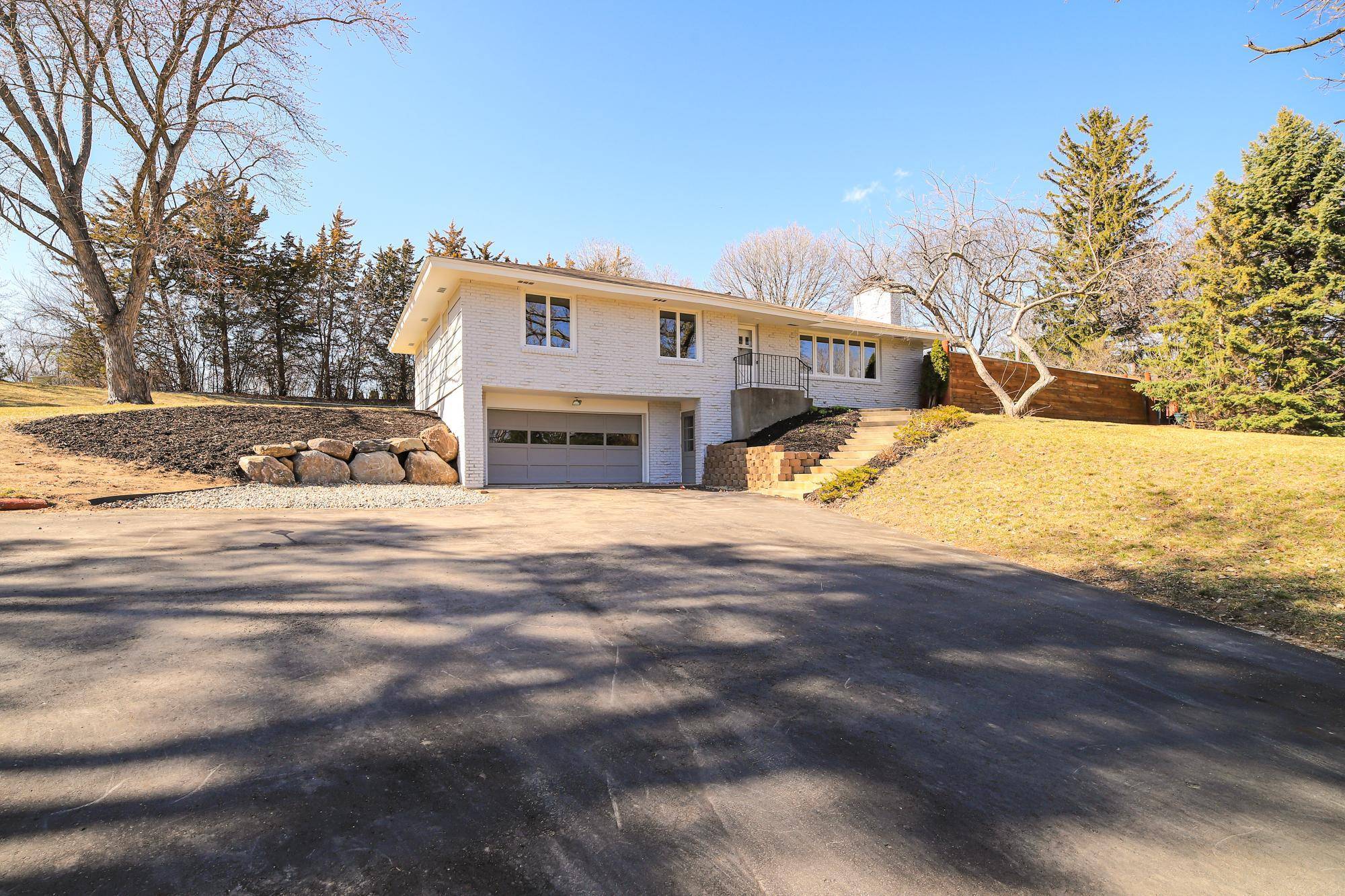 Deephaven, MN 55331,5014 Vine Hill RD