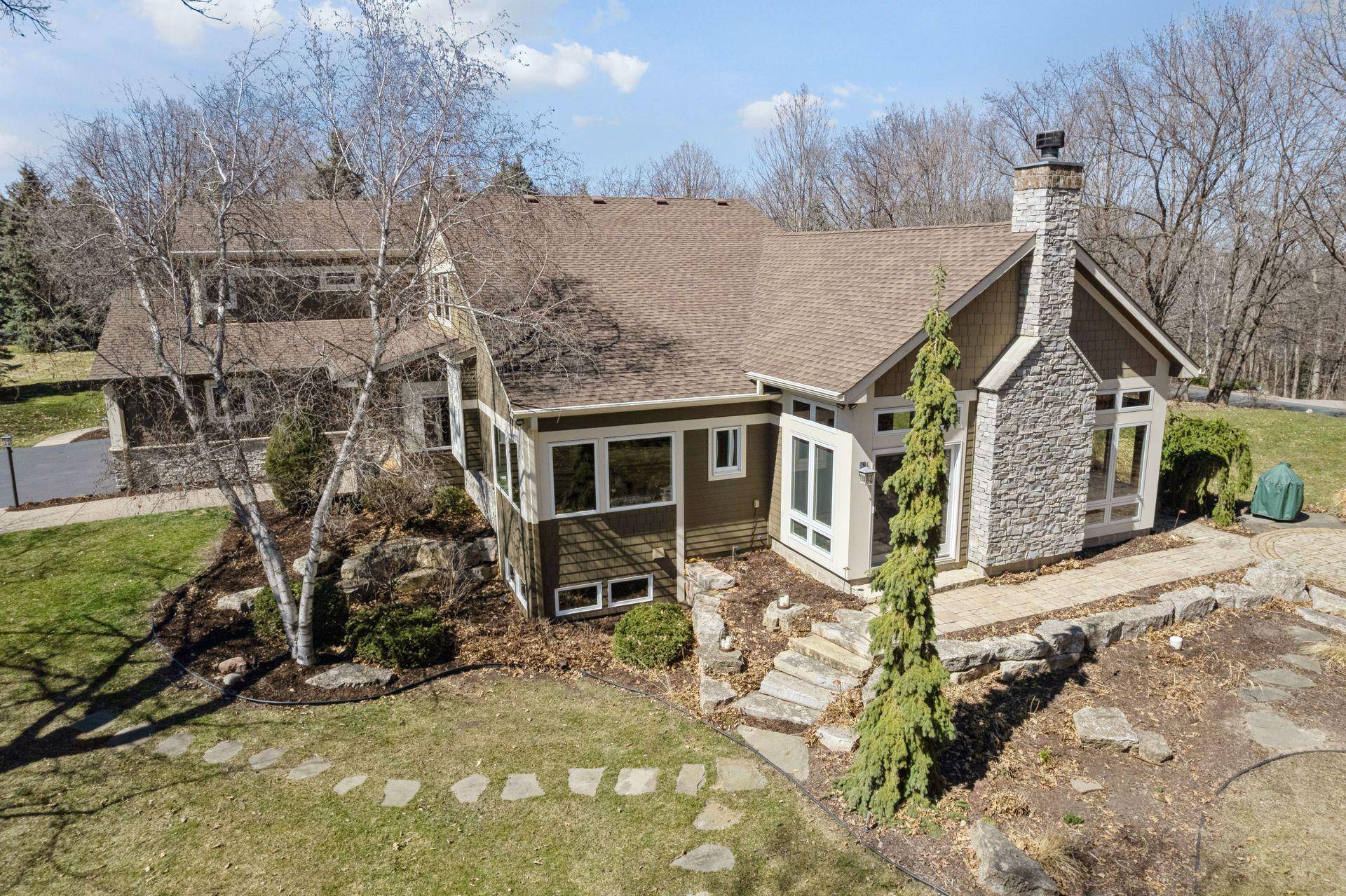 Chanhassen, MN 55317,9451 Foxford RD