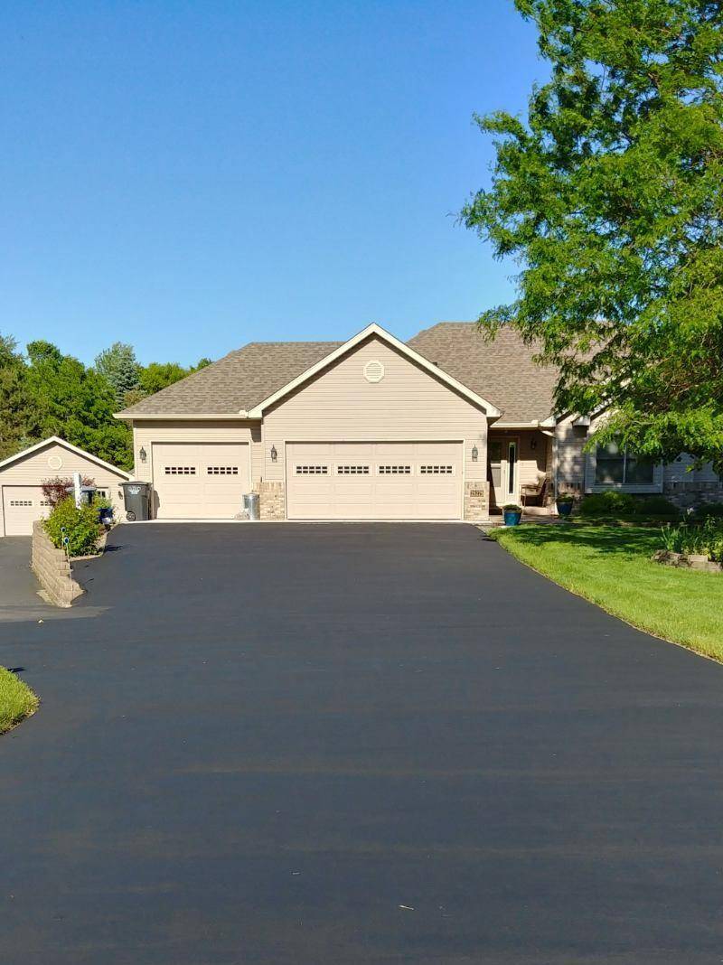 Wyoming, MN 55092,25275 Grizzly CT