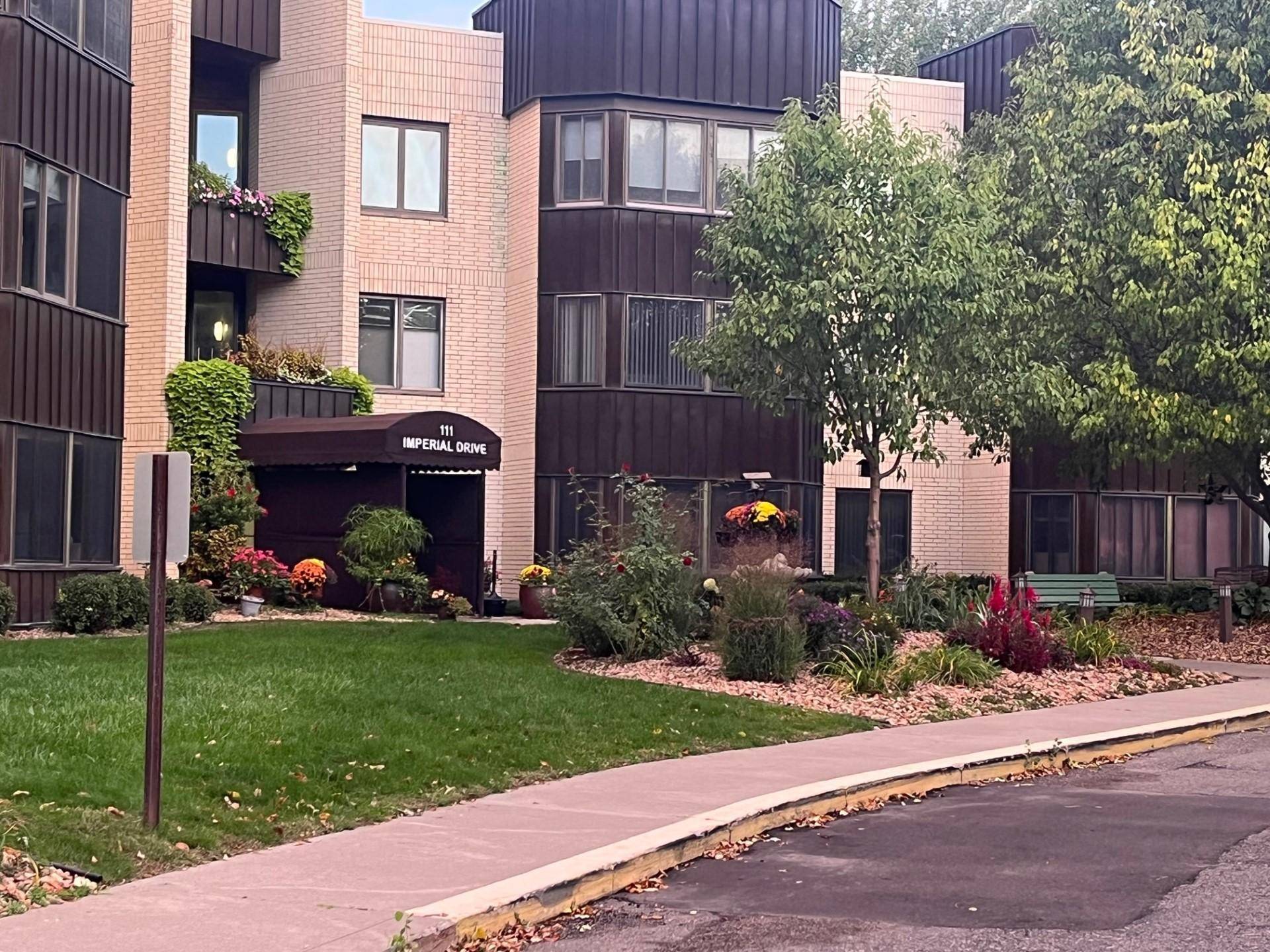 West Saint Paul, MN 55118,111 Imperial DR W #109