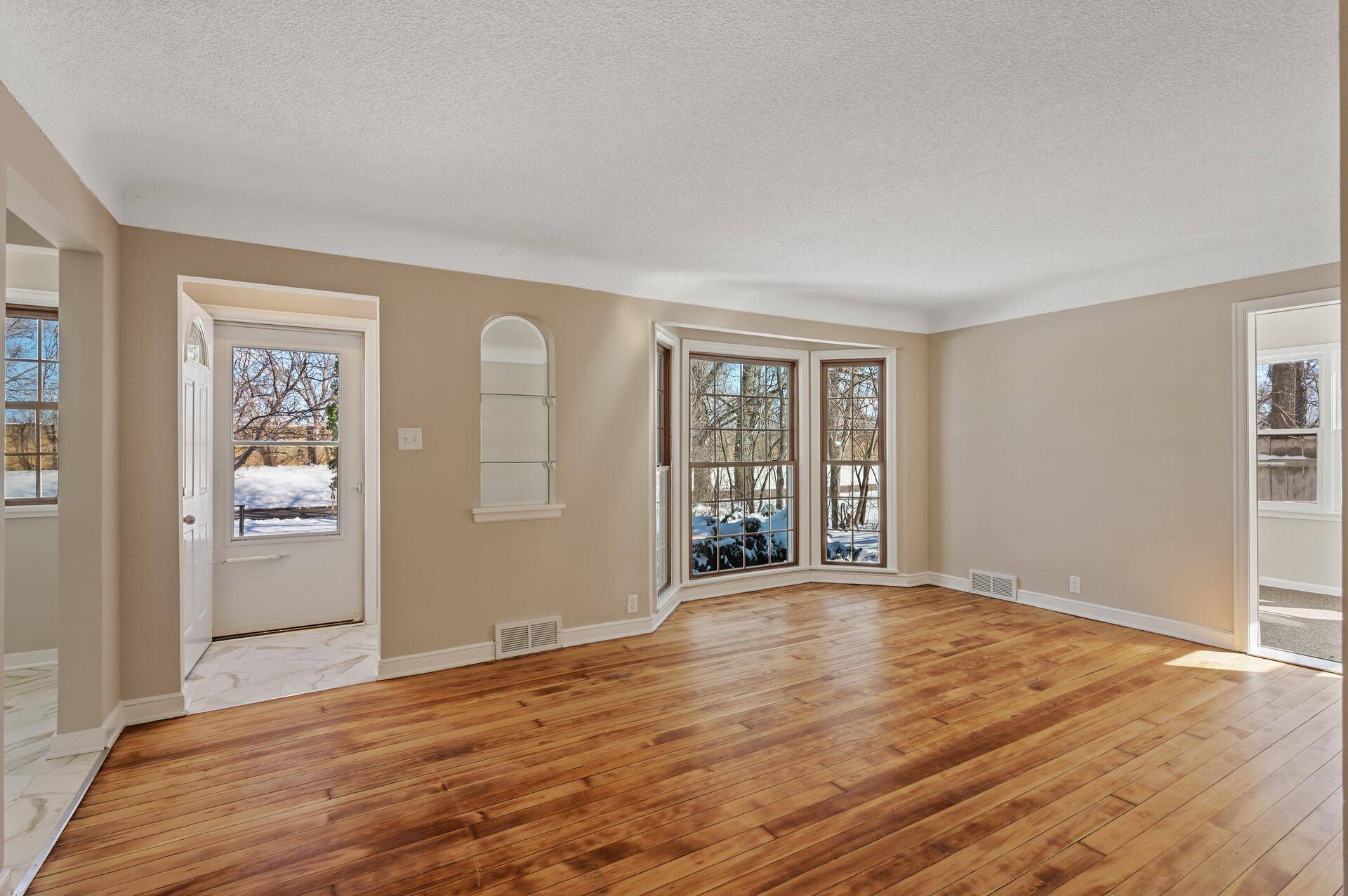 Brooklyn Center, MN 55430,5951 Lyndale AVE N