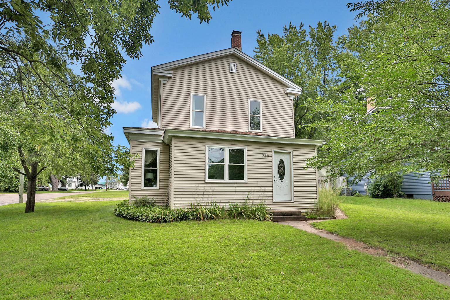 Prescott, WI 54021,734 Pearl ST