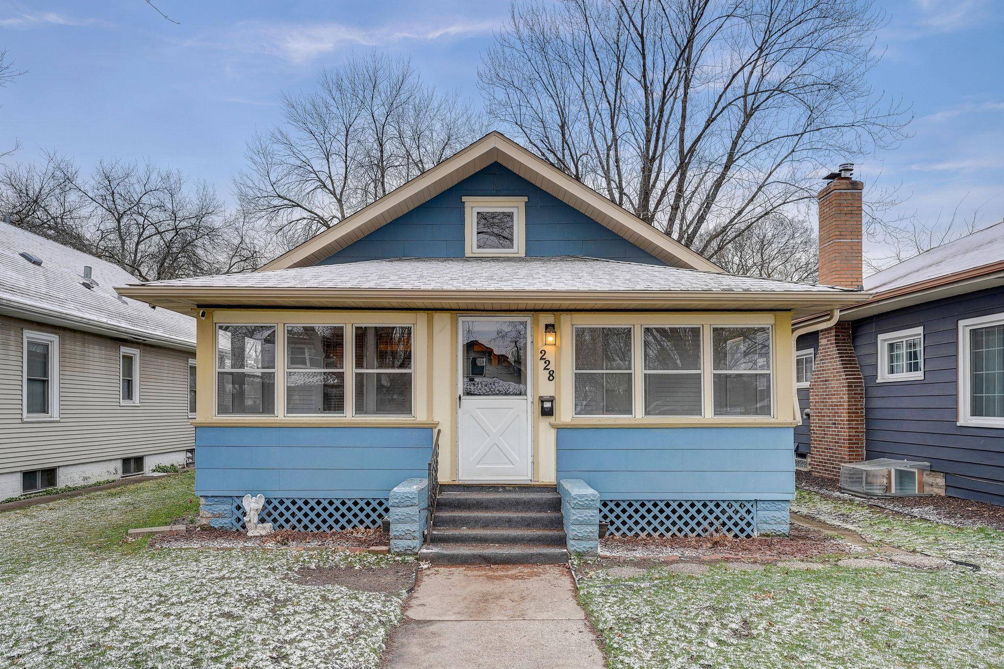 South Saint Paul, MN 55075,228 8th AVE S