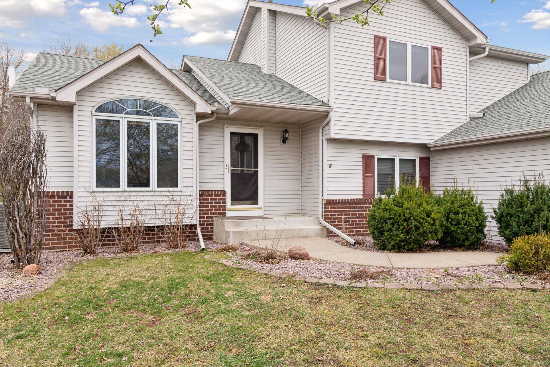 Woodbury, MN 55125,483 Doncaster WAY