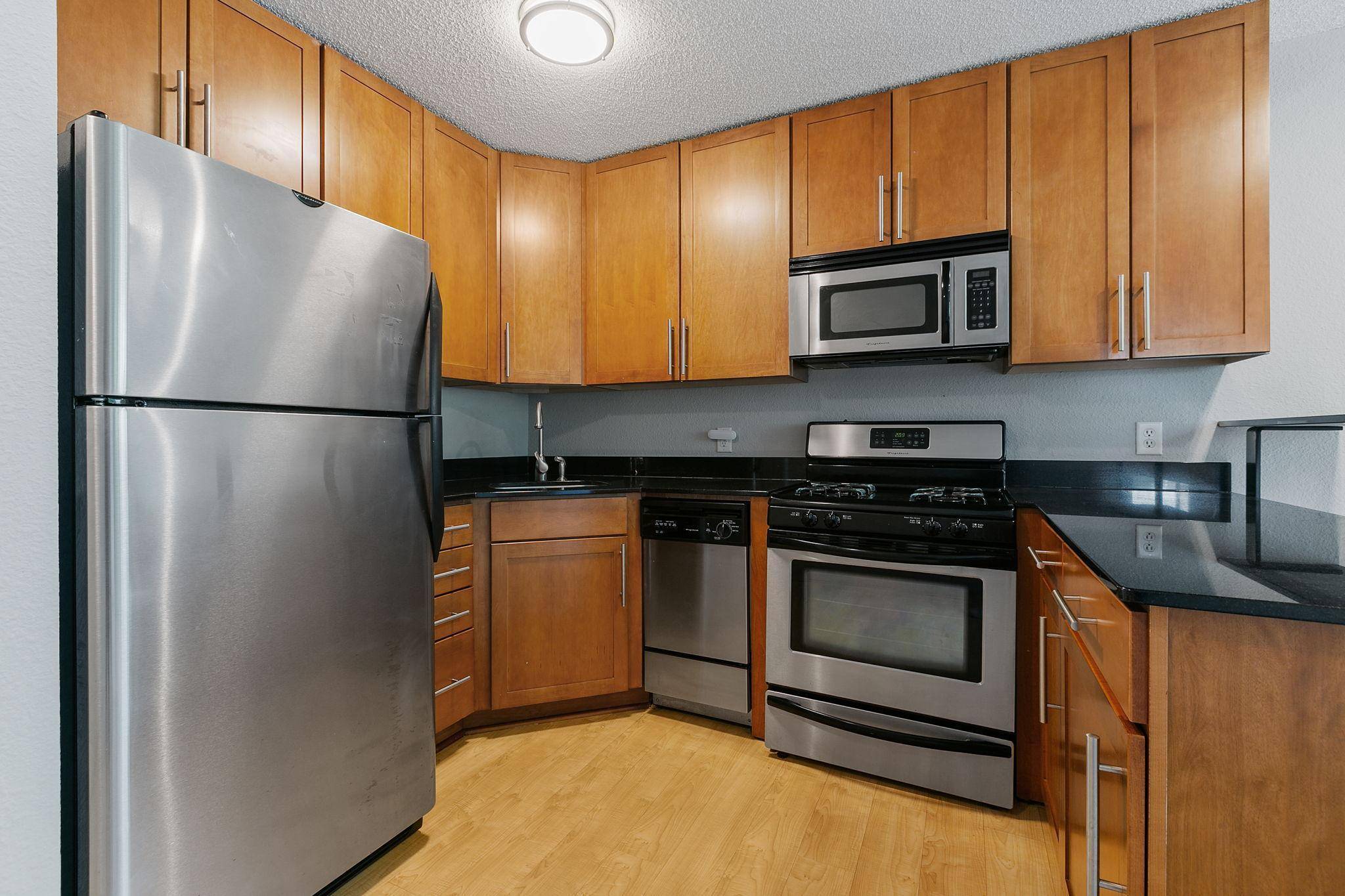 Minneapolis, MN 55404,2530 1st AVE S #101