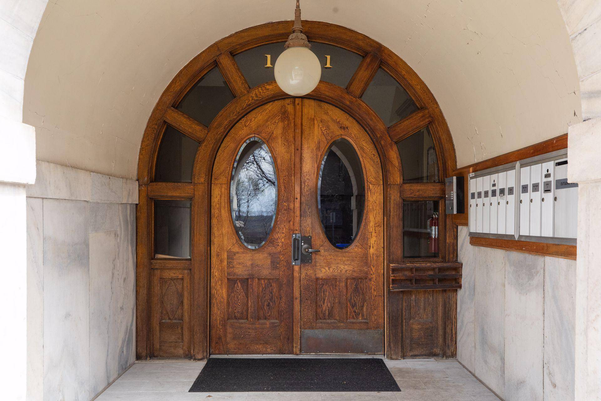 Saint Paul, MN 55102,11 Summit CT #16