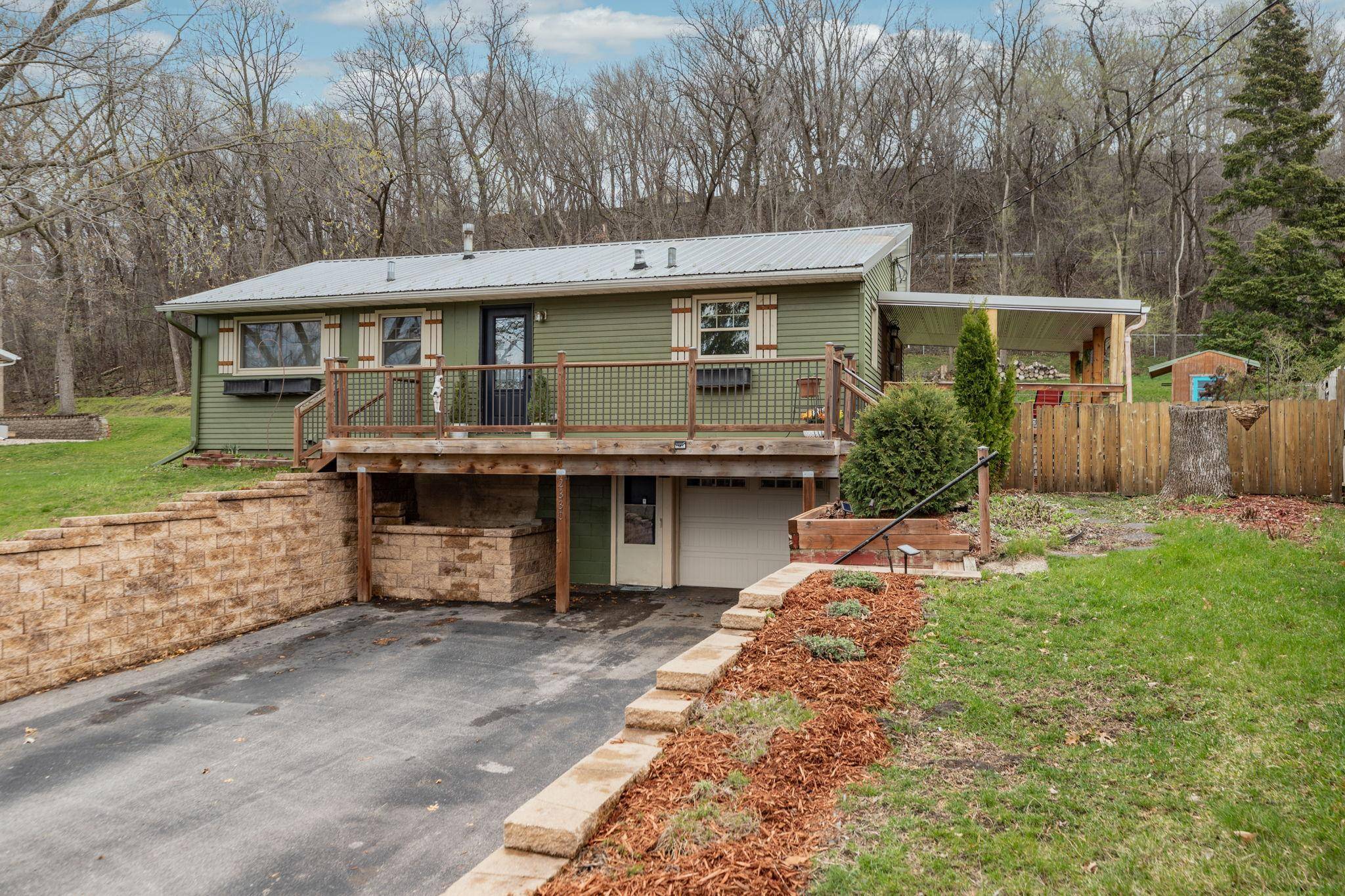 Rochester, MN 55906,2330 E River RD NE