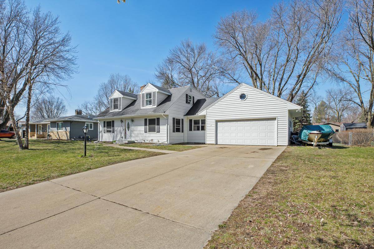 North Mankato, MN 56003,303 Crestwood CT