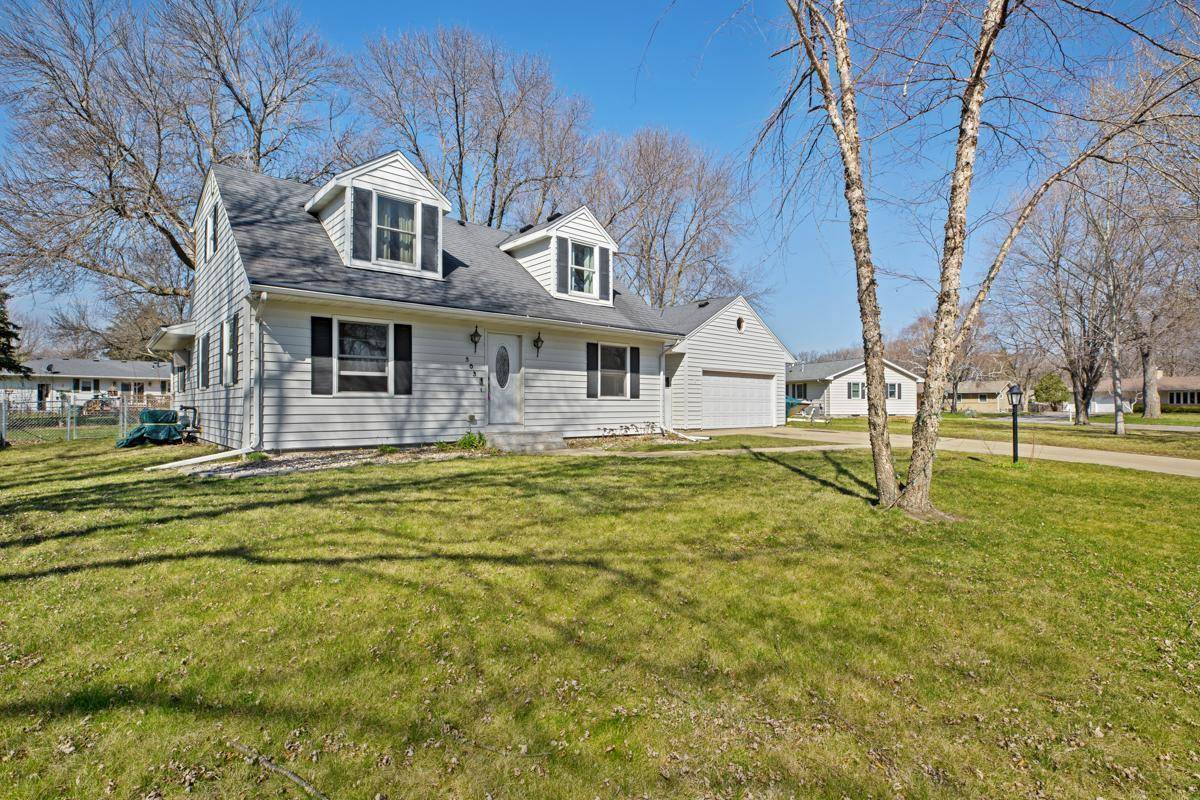 North Mankato, MN 56003,303 Crestwood CT