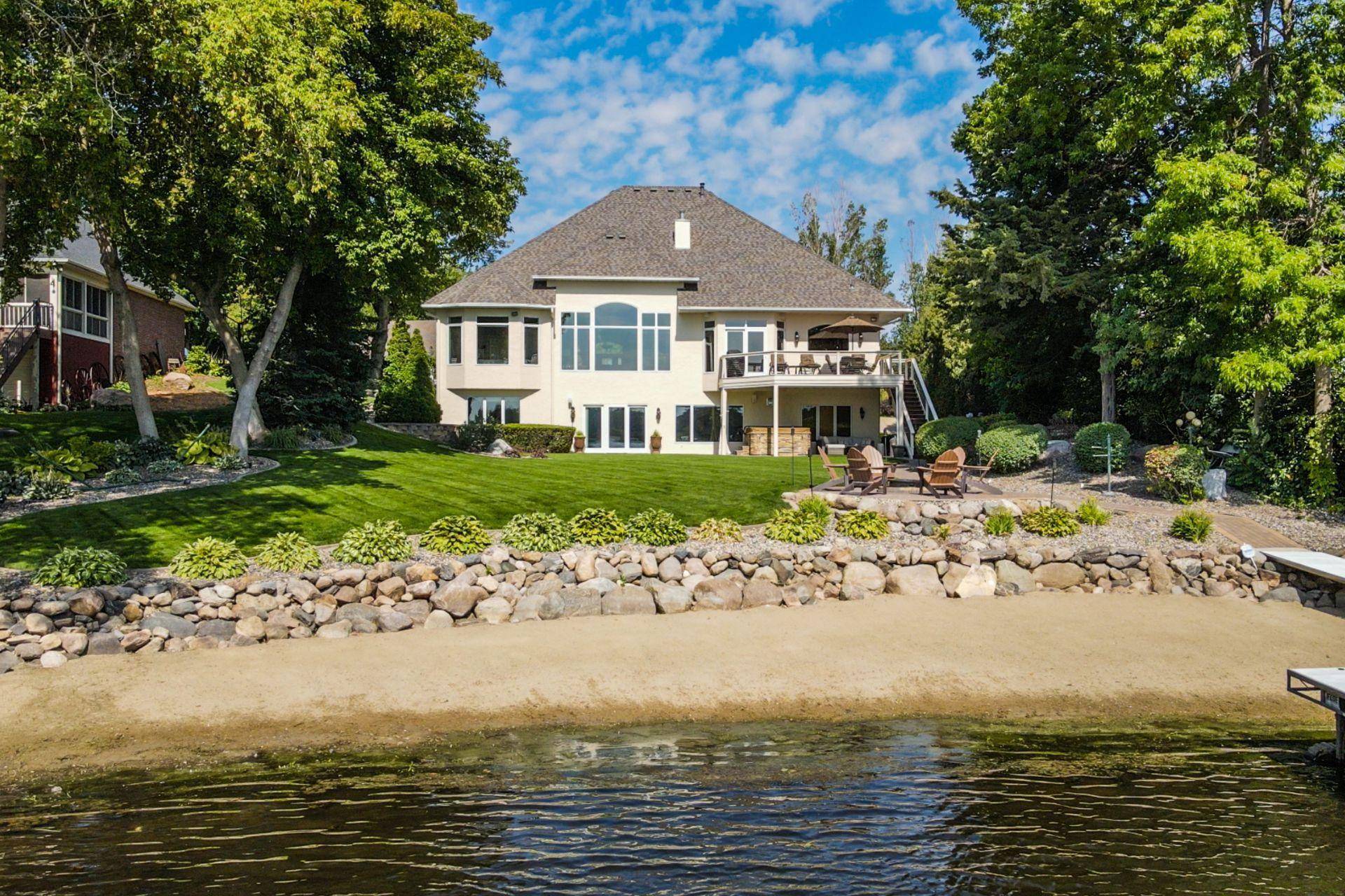 Shakopee, MN 55379,876 Stonebrooke DR